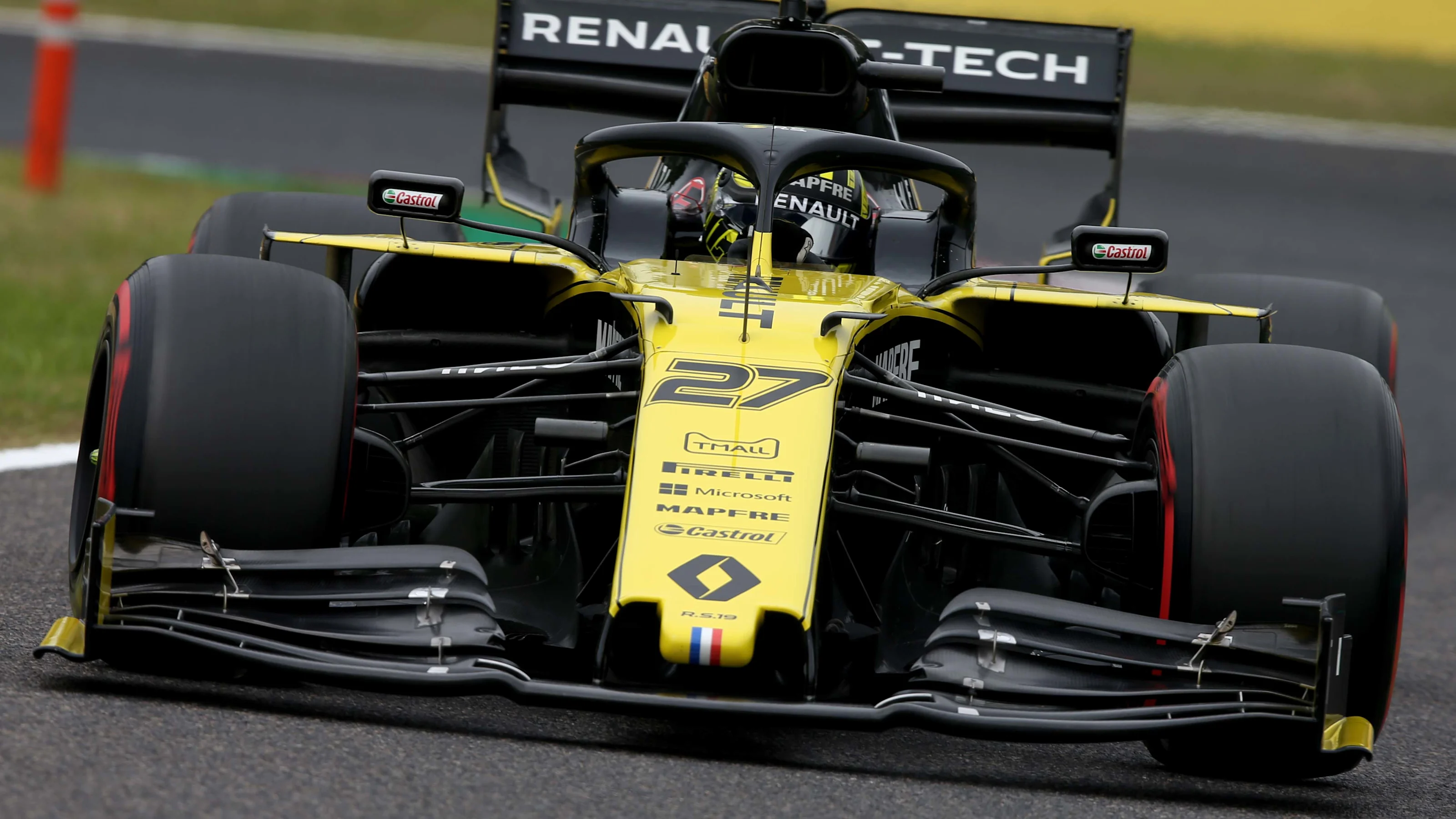 SUZUKA, JAPAN - OCTOBER 11: Nico Hulkenberg of Germany driving the (27) Renault Sport Formula One