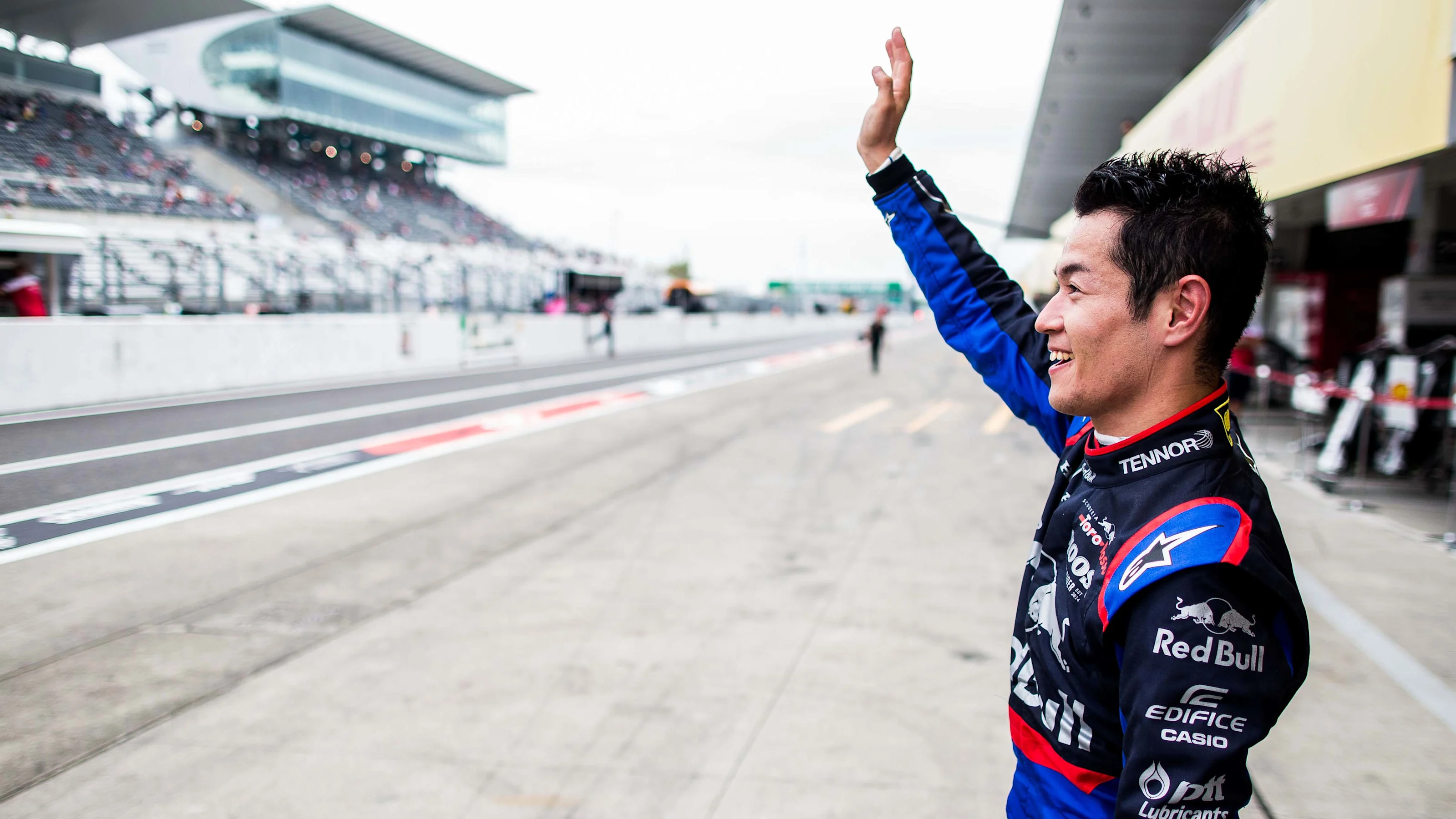 SUZUKA, JAPAN - OCTOBER 11: Naoki Yamamoto of Scuderia Toro Rosso and Japan during practice for the