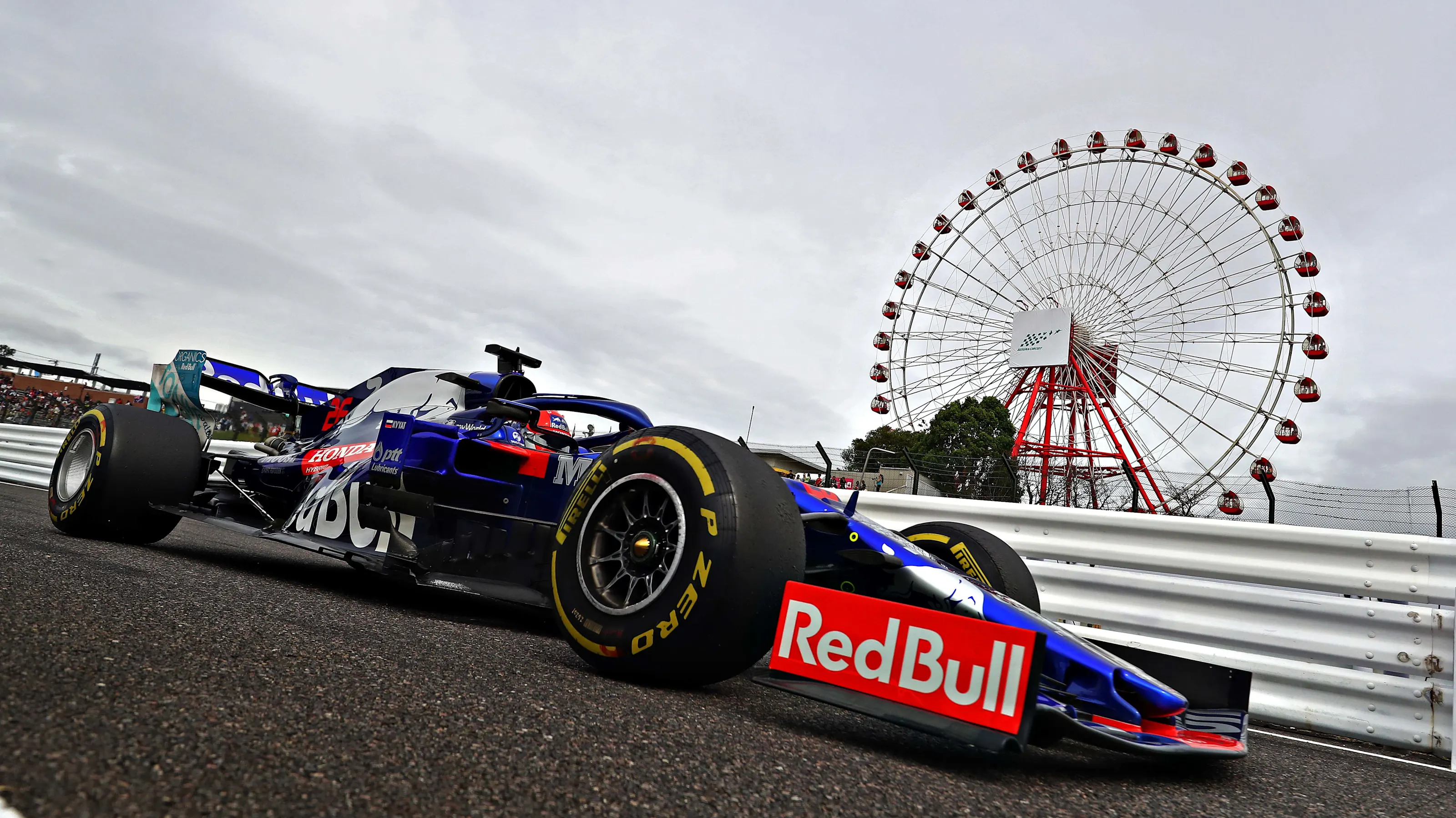 SUZUKA, JAPAN - OCTOBER 11: Daniil Kvyat driving the (26) Scuderia Toro Rosso STR14 Honda on track
