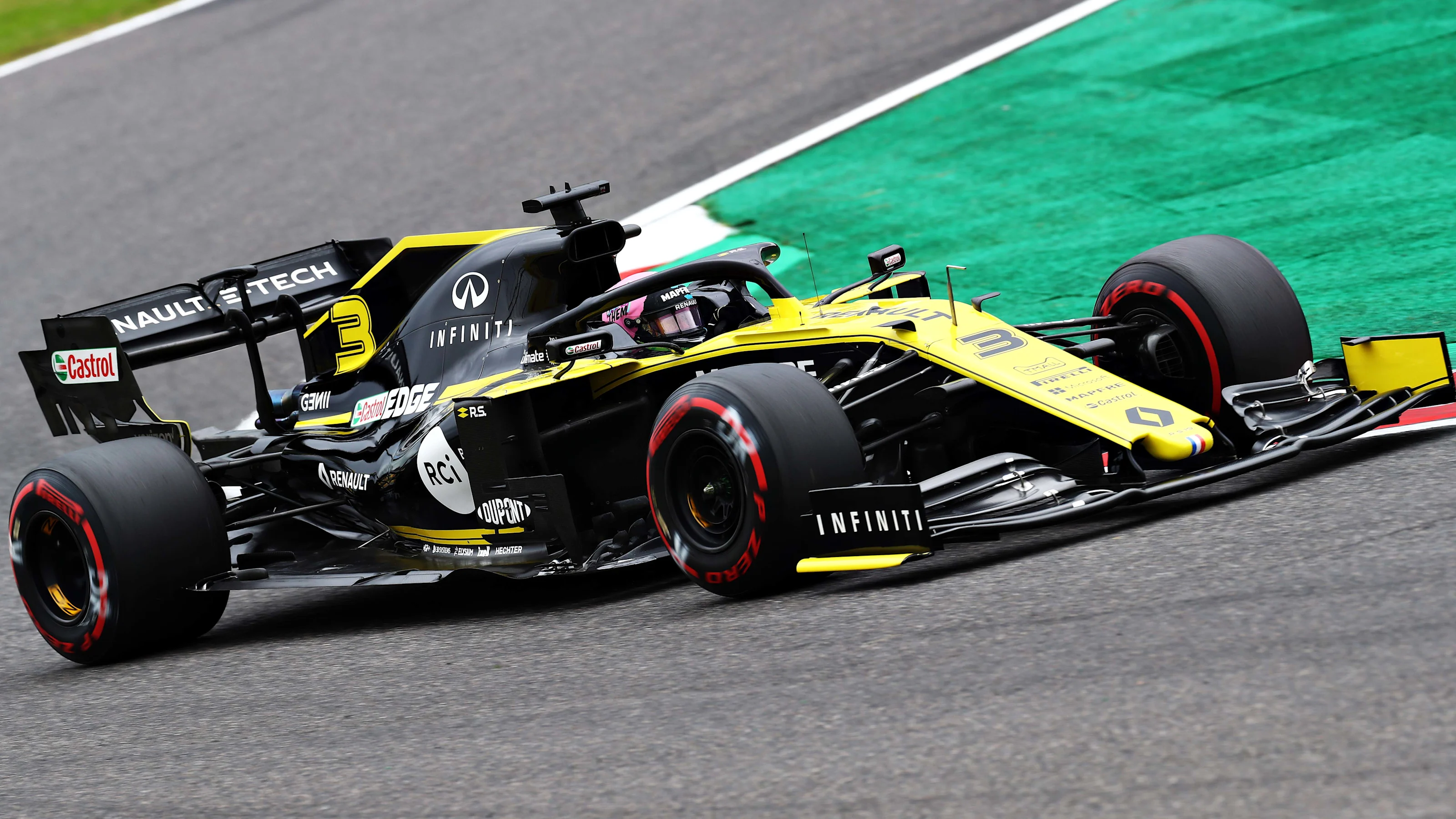 SUZUKA, JAPAN - OCTOBER 11: Daniel Ricciardo of Australia driving the (3) Renault Sport Formula One