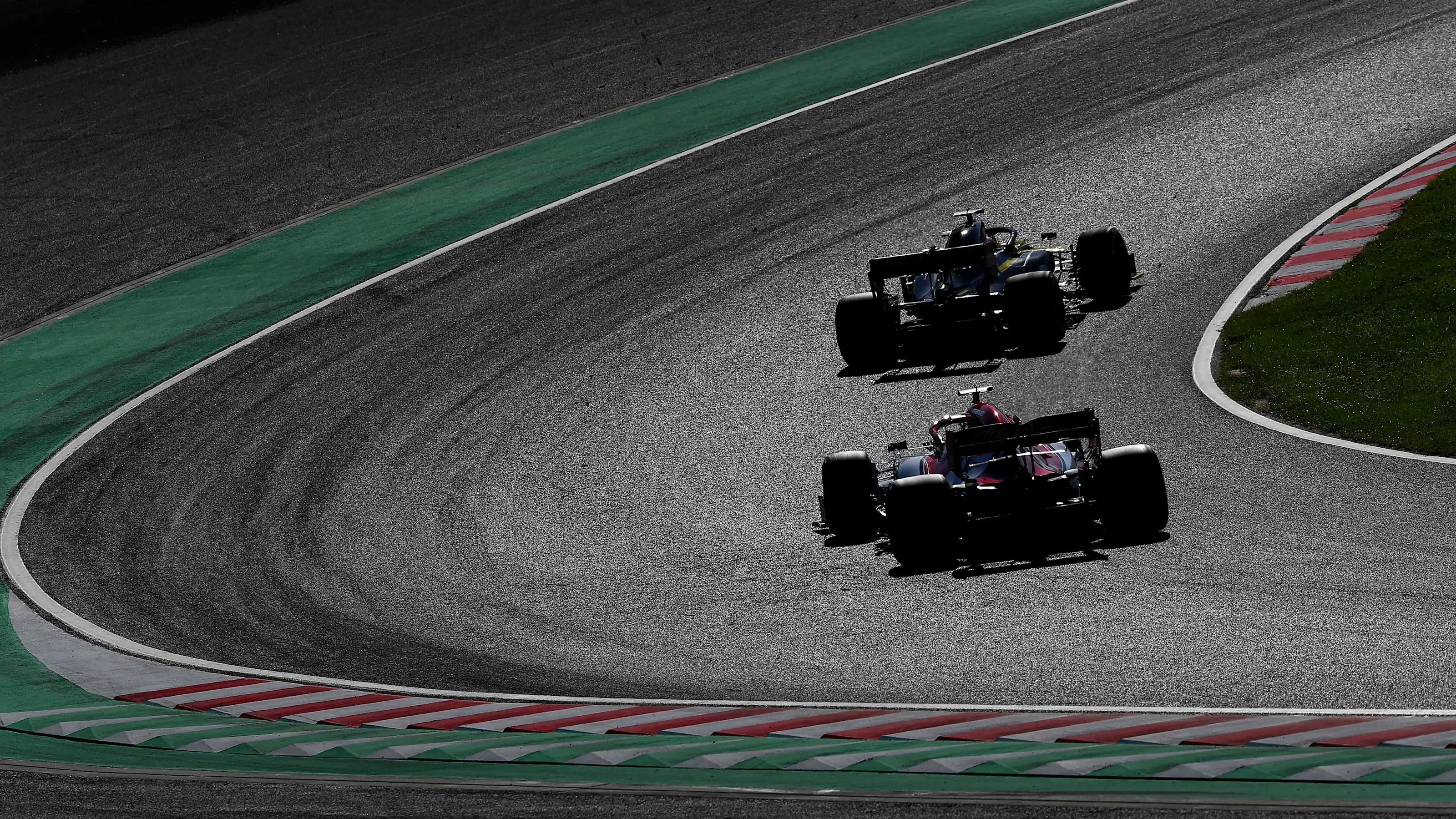 SUZUKA, JAPAN - OCTOBER 13: Daniel Ricciardo of Australia driving the (3) Renault Sport Formula One