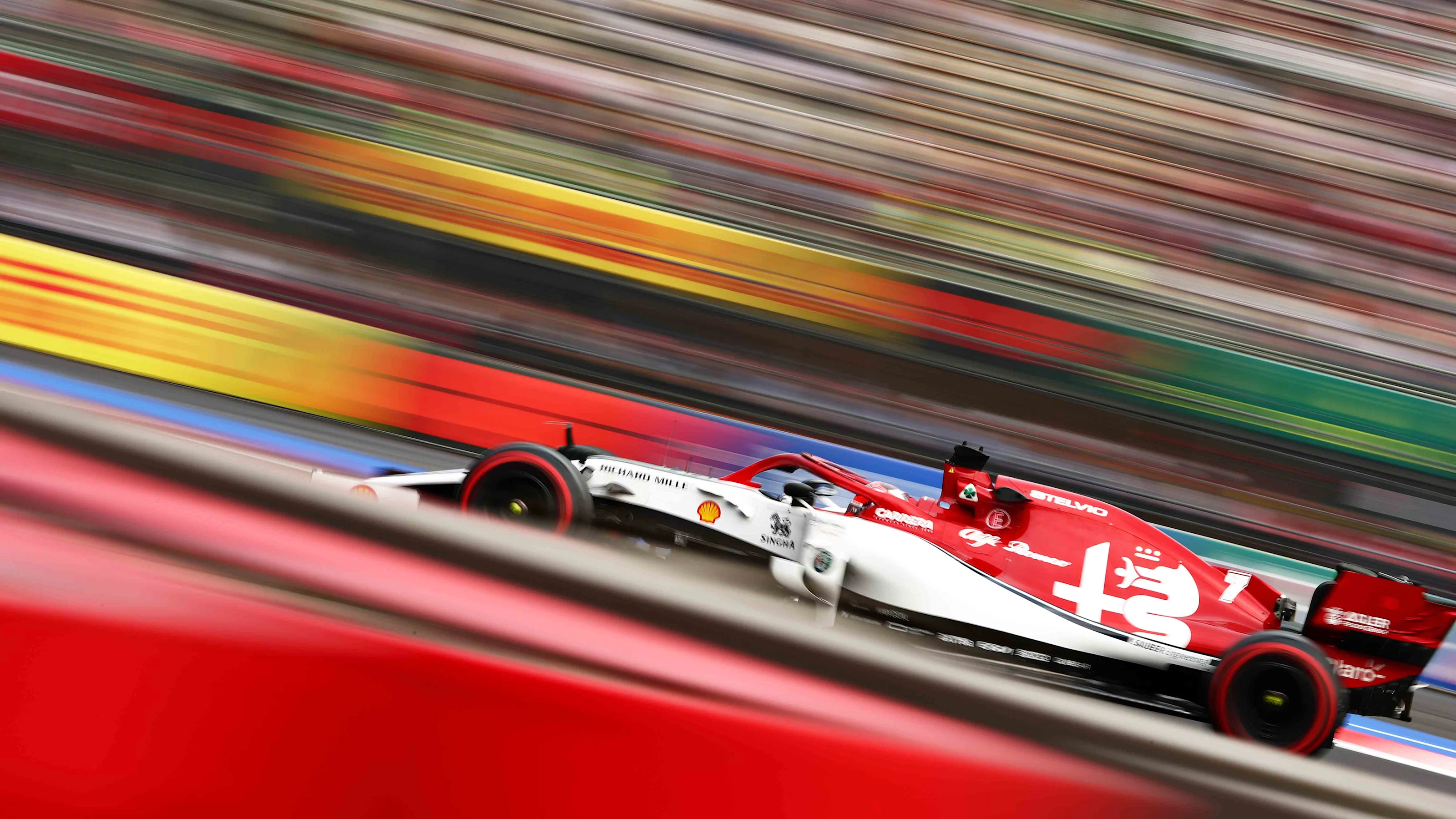 MEXICO CITY, MEXICO - OCTOBER 25: Kimi Raikkonen of Finland driving the (7) Alfa Romeo Racing C38