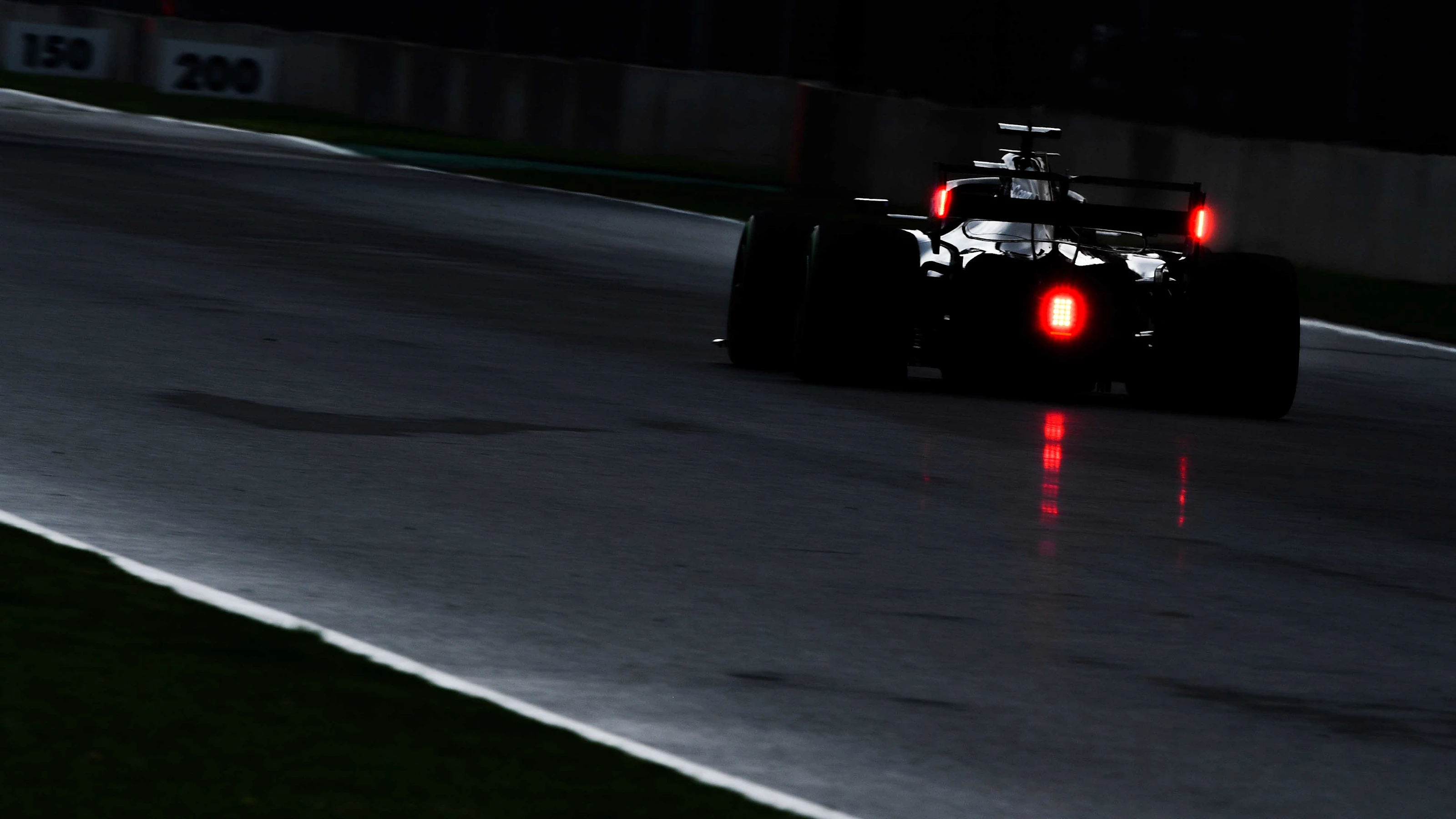 MEXICO CITY, MEXICO - OCTOBER 26: Romain Grosjean of France driving the (8) Haas F1 Team VF-19