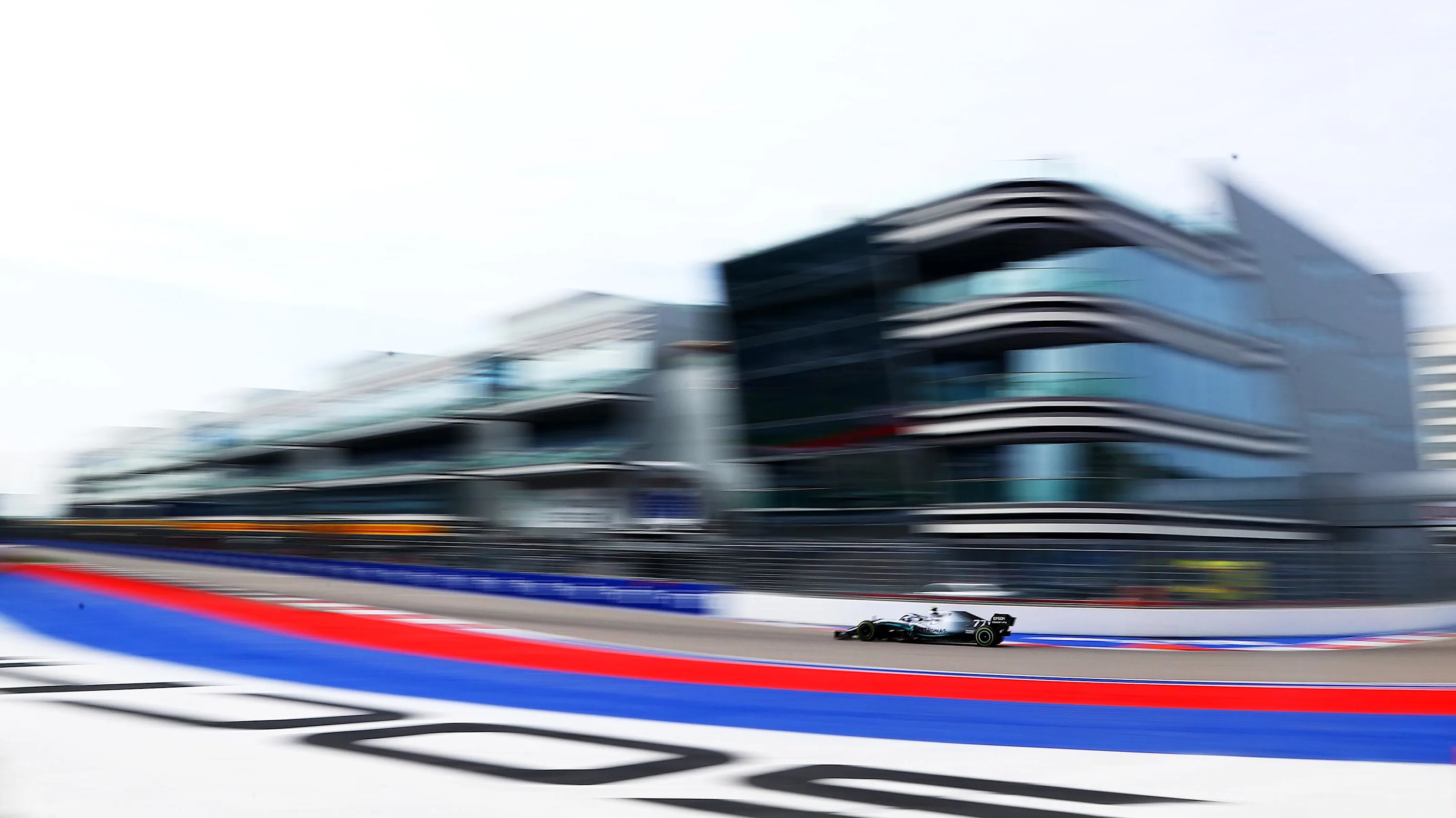 SOCHI, RUSSIA - SEPTEMBER 27: Valtteri Bottas driving the (77) Mercedes AMG Petronas F1 Team
