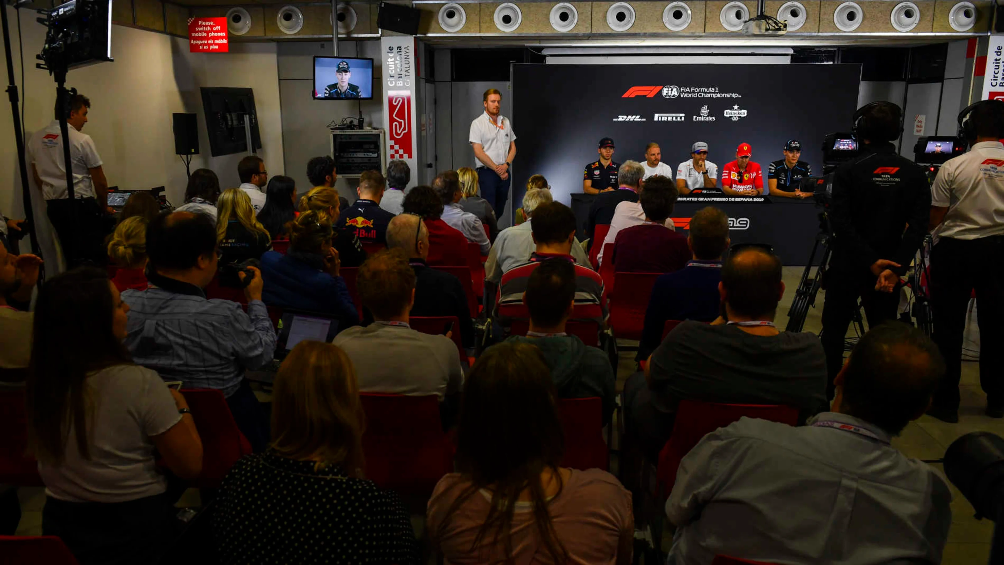 CIRCUIT DE BARCELONA-CATALUNYA, SPAIN - MAY 09: Pierre Gasly, Red Bull Racing, Valtteri Bottas,