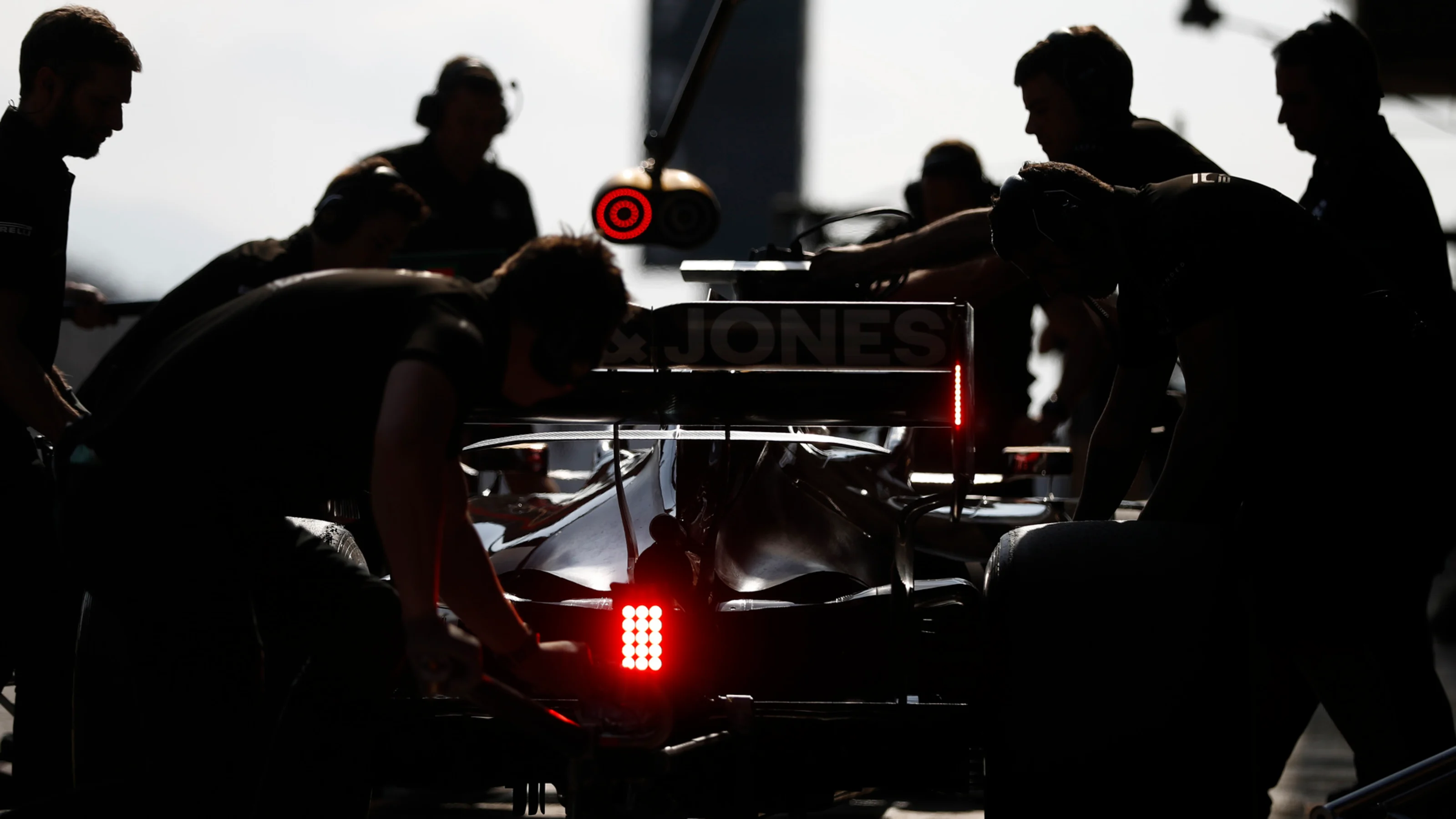 CIRCUIT DE BARCELONA-CATALUNYA, SPAIN - MARCH 01: Romain Grosjean, Haas F1 Team VF-19 pit stop