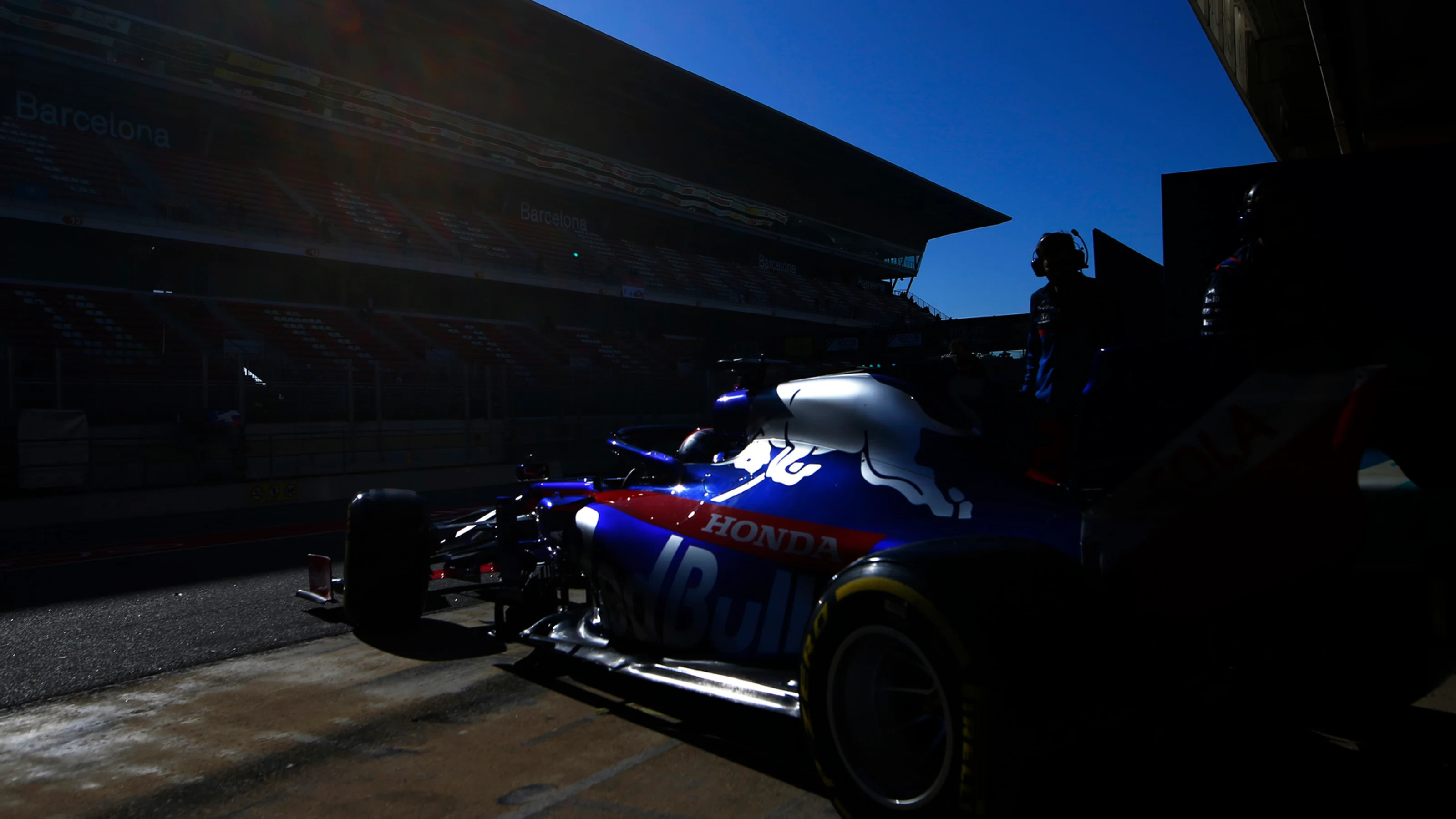 CIRCUIT DE BARCELONA-CATALUNYA, SPAIN - FEBRUARY 27: Daniil Kvyat, Scuderia Toro Rosso STR14 during