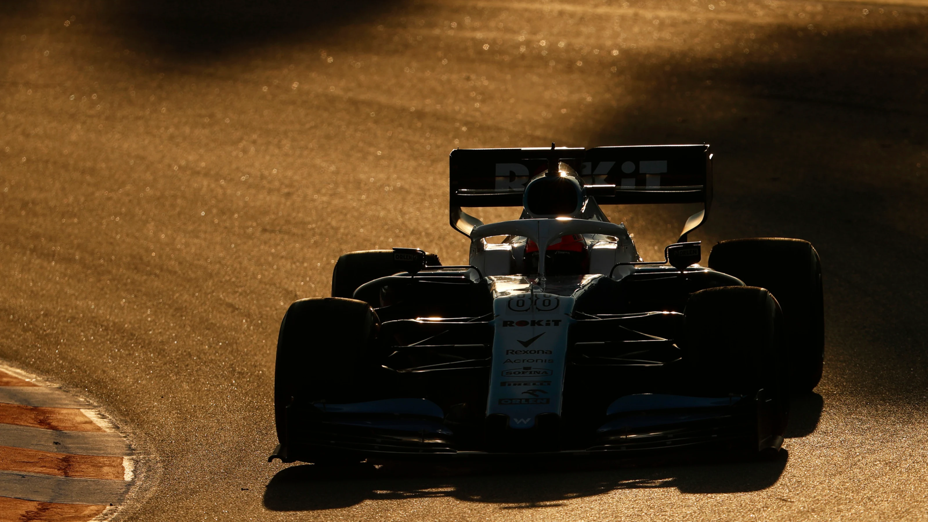 CIRCUIT DE BARCELONA-CATALUNYA, SPAIN - FEBRUARY 27: Robert Kubica, Williams FW42 during the