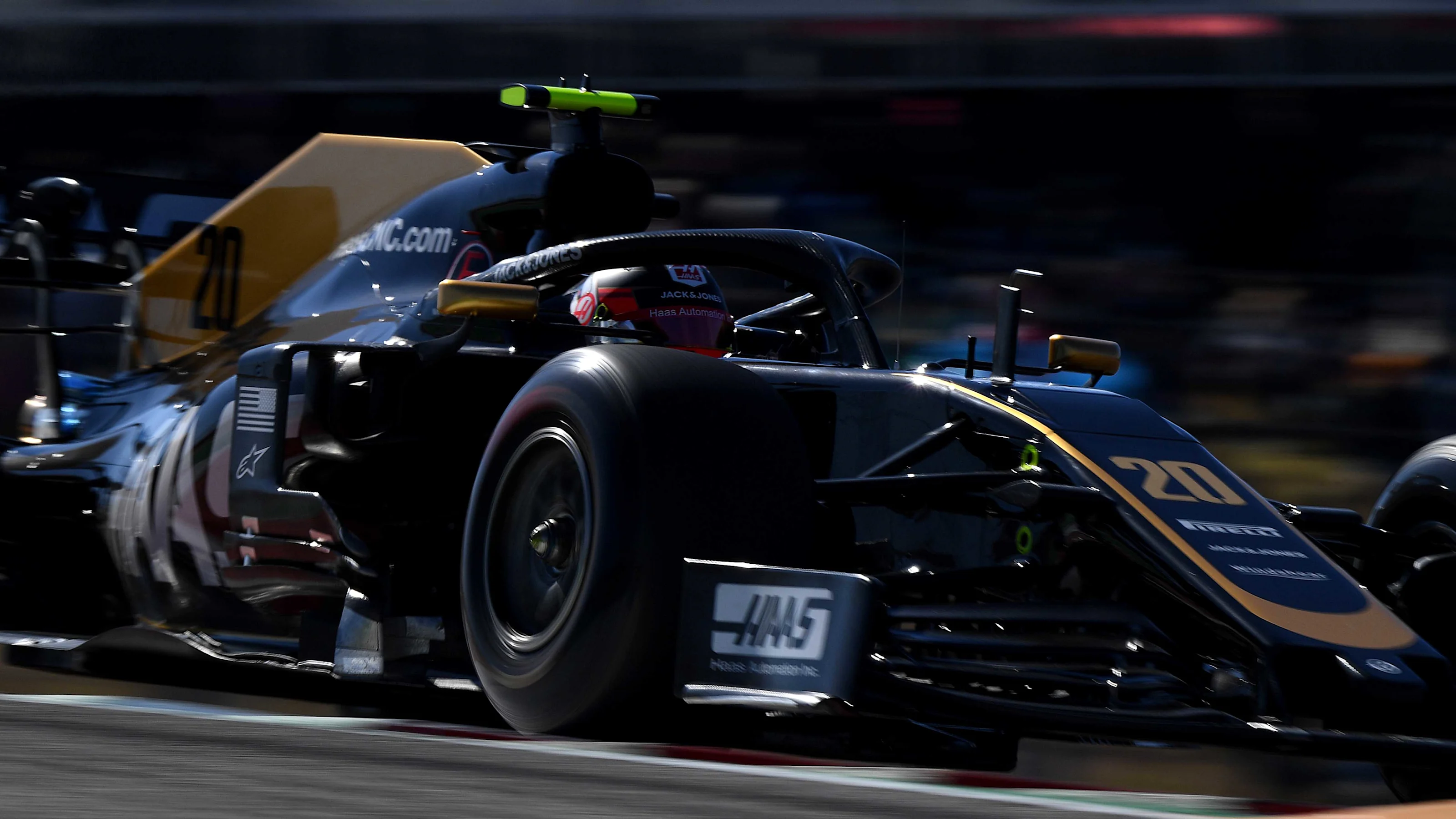 AUSTIN, TEXAS - NOVEMBER 01: Kevin Magnussen of Denmark driving the (20) Haas F1 Team VF-19 Ferrari