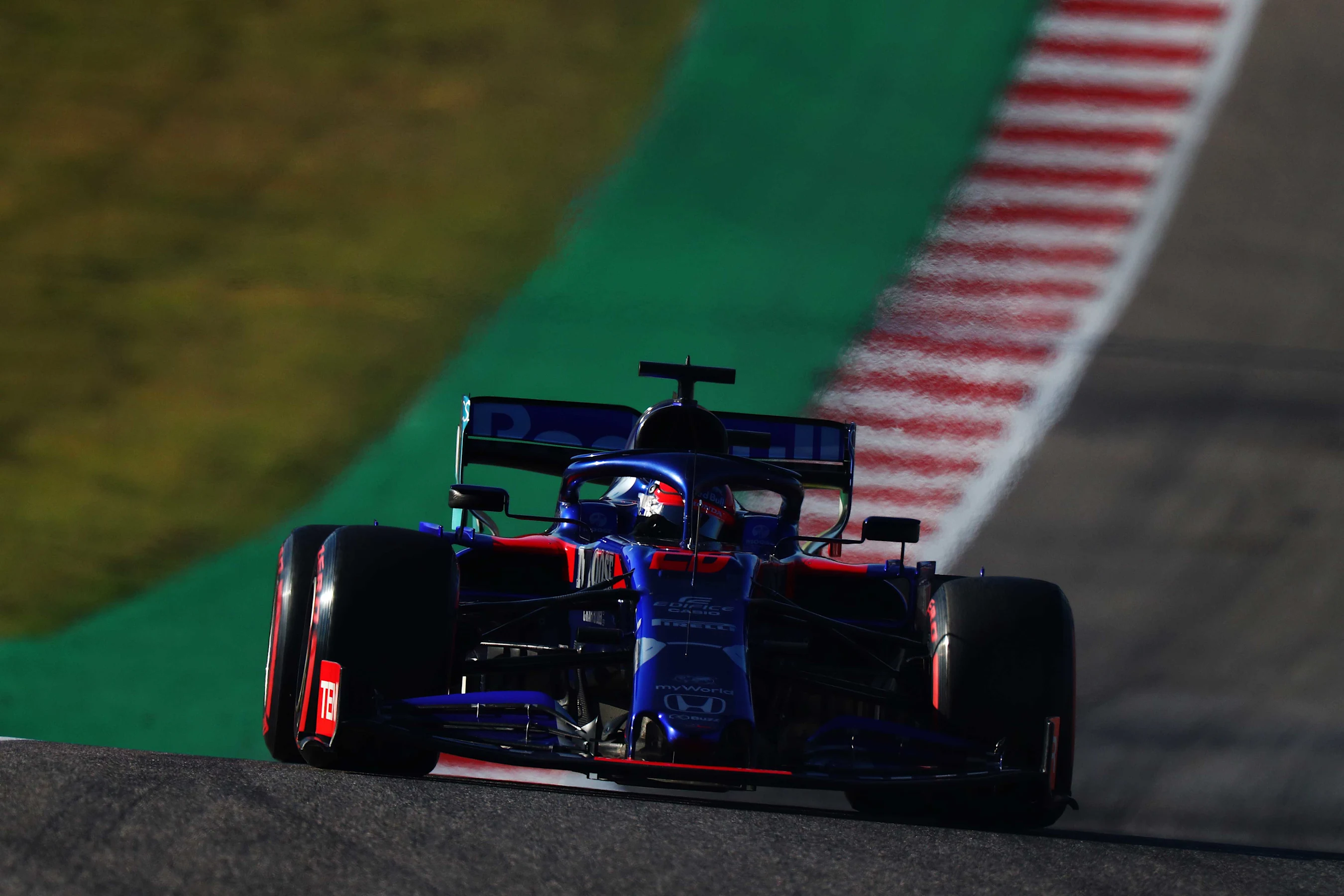 AUSTIN, TEXAS - NOVEMBER 02: Daniil Kvyat driving the (26) Scuderia Toro Rosso STR14 Honda on track