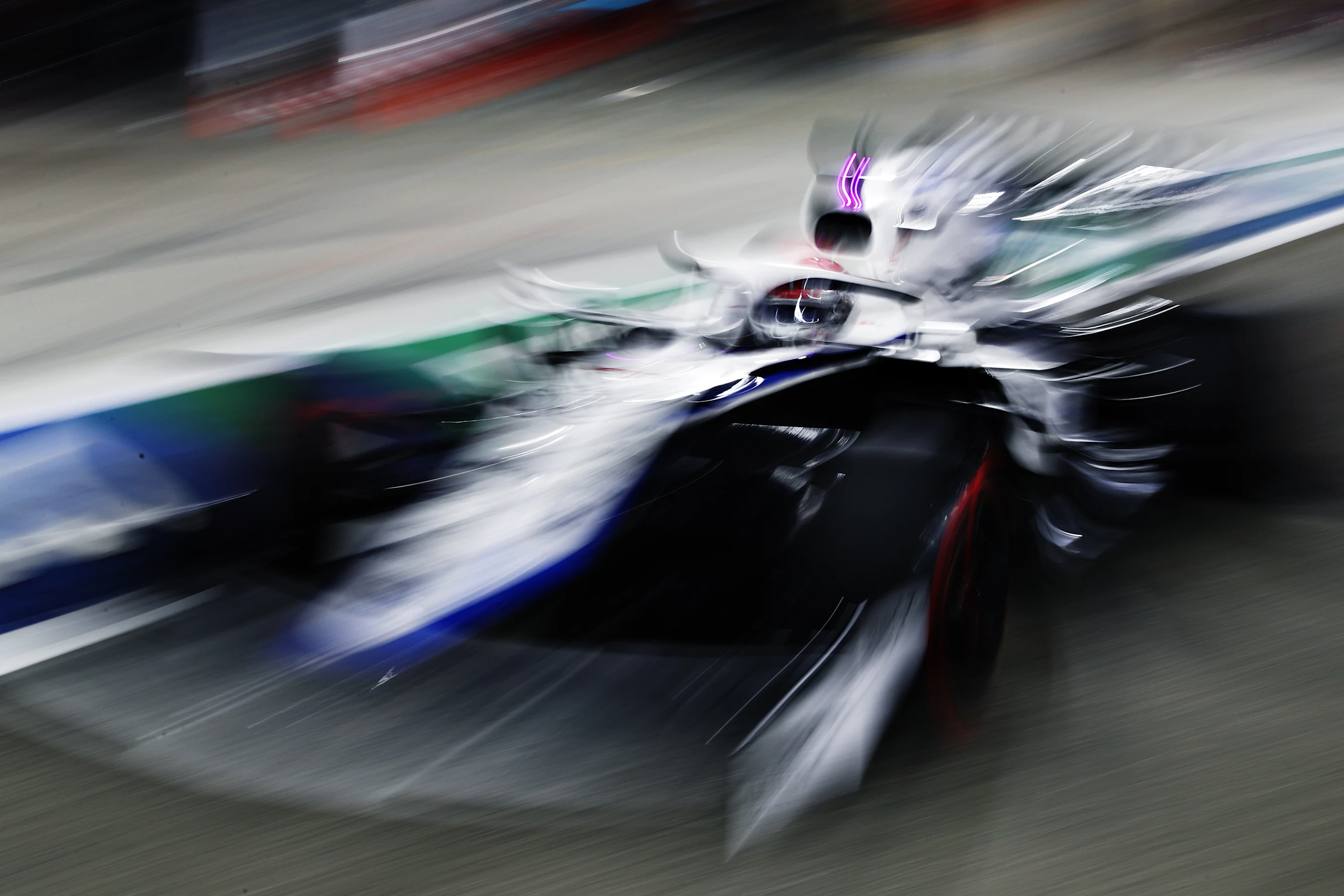 BAHRAIN, BAHRAIN - NOVEMBER 28: George Russell of Great Britain driving the (63) Williams Racing