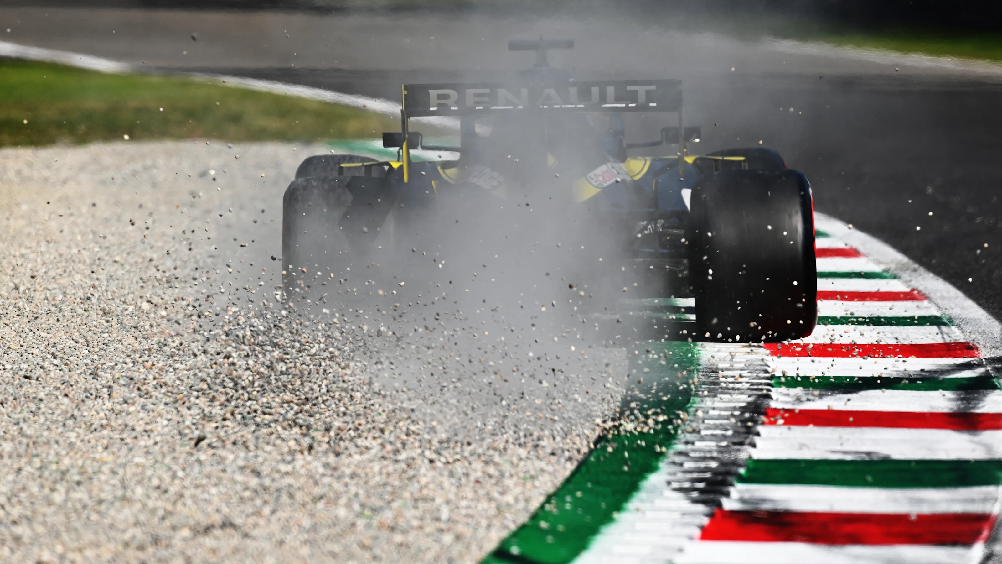 MONZA, ITALY - SEPTEMBER 05: Daniel Ricciardo of Australia driving the (3) Renault Sport Formula