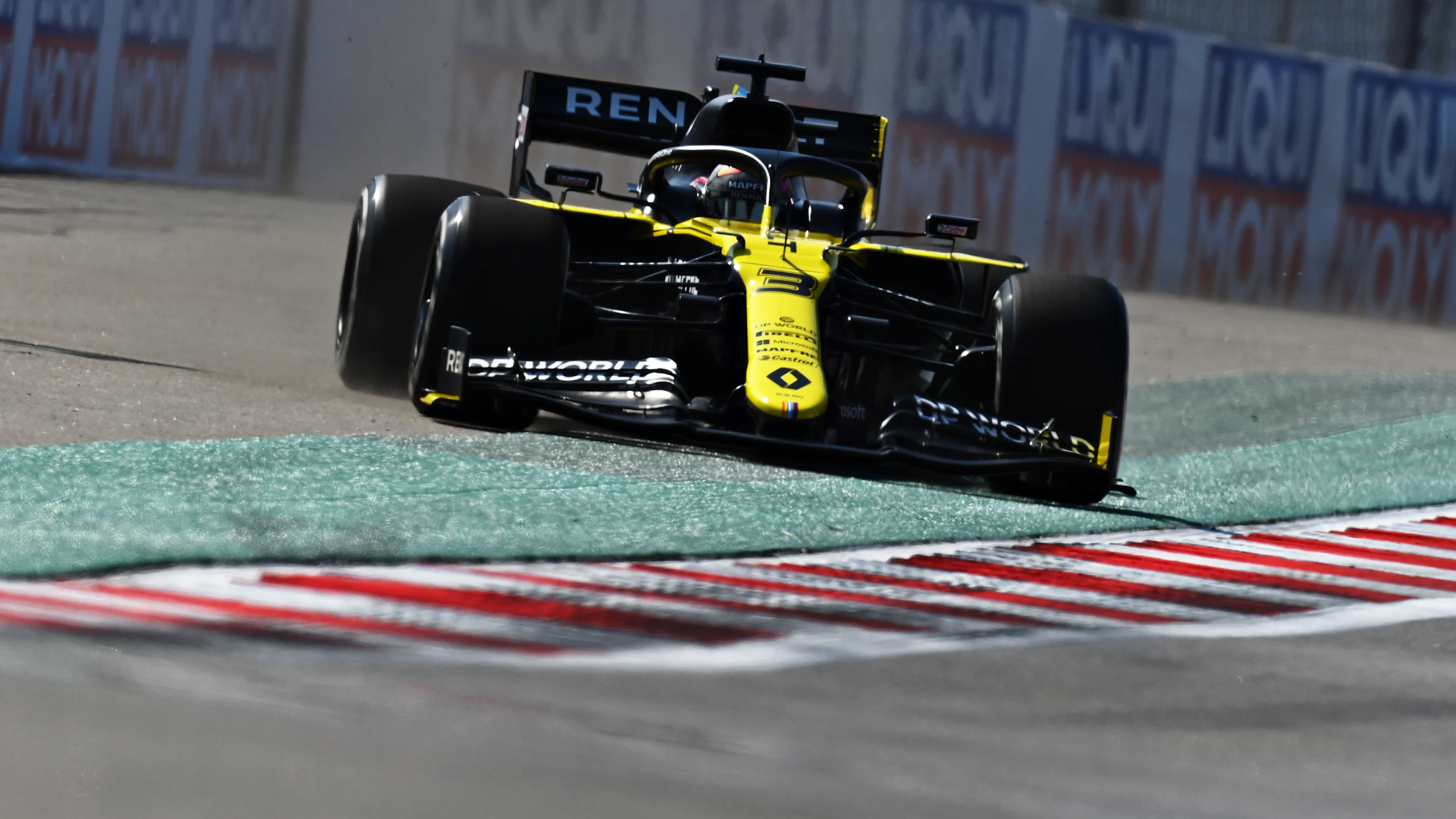 SOCHI, RUSSIA - SEPTEMBER 25: Daniel Ricciardo of Australia driving the (3) Renault Sport Formula