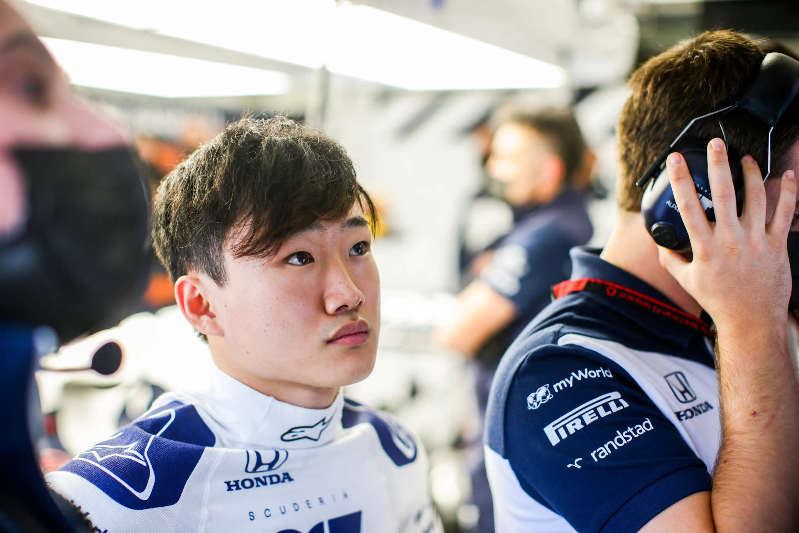 SAO PAULO, BRAZIL - NOVEMBER 12: Yuki Tsunoda of Scuderia AlphaTauri and Japan during qualifying