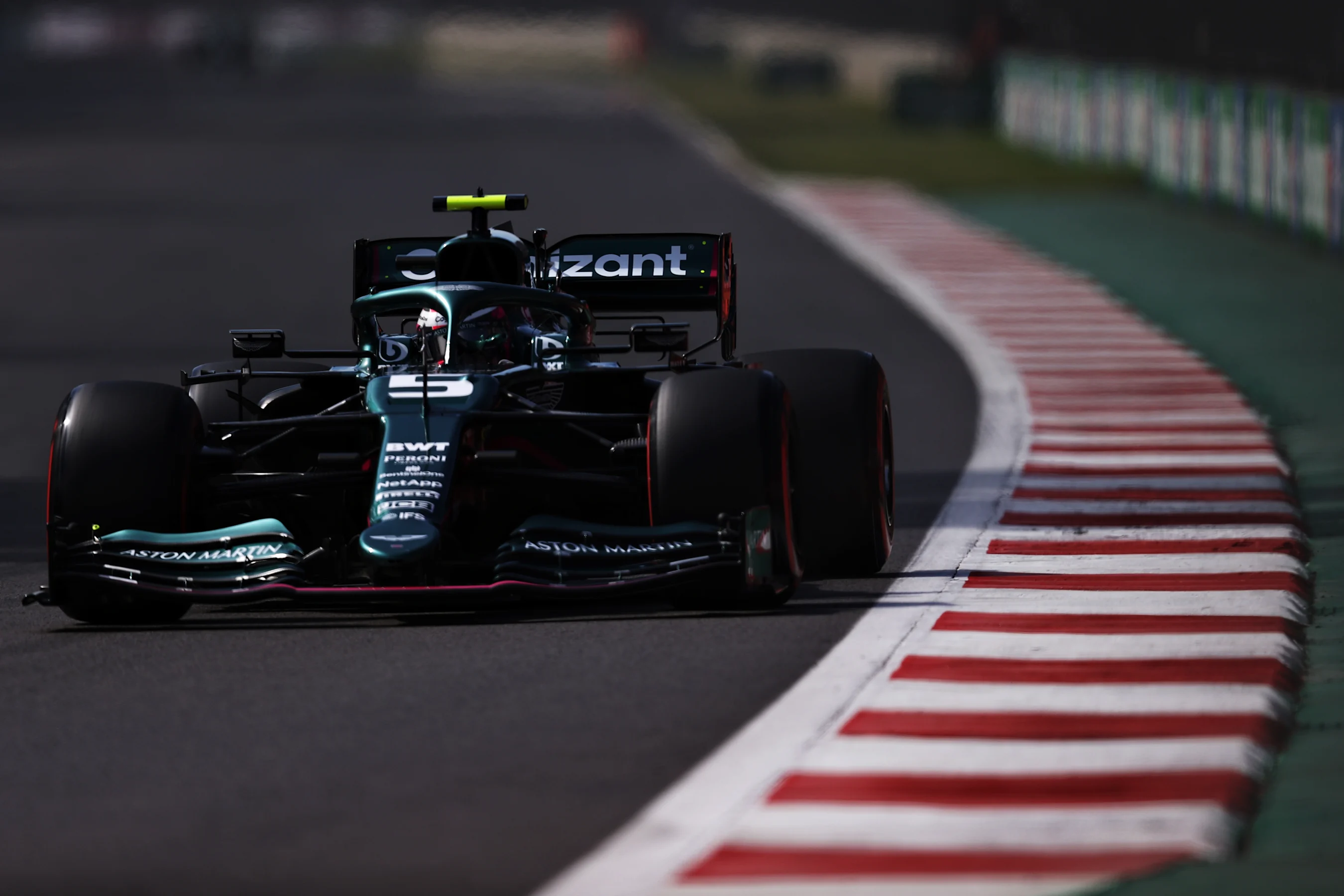 MEXICO CITY, MEXICO - NOVEMBER 06: Sebastian Vettel of Germany driving the (5) Aston Martin AMR21