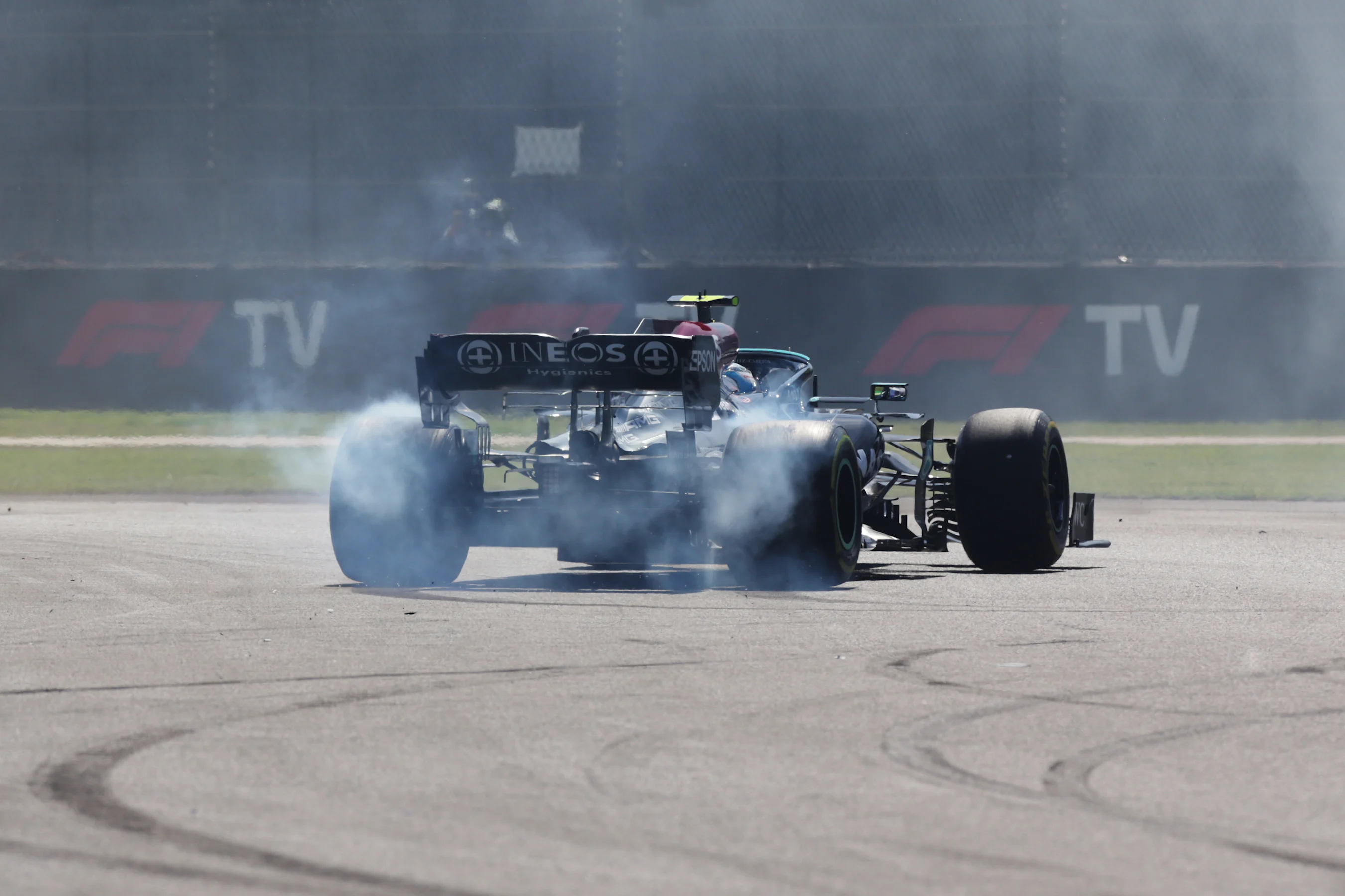 MEXICO CITY, MEXICO - NOVEMBER 07: Valtteri Bottas of Finland driving the (77) Mercedes AMG