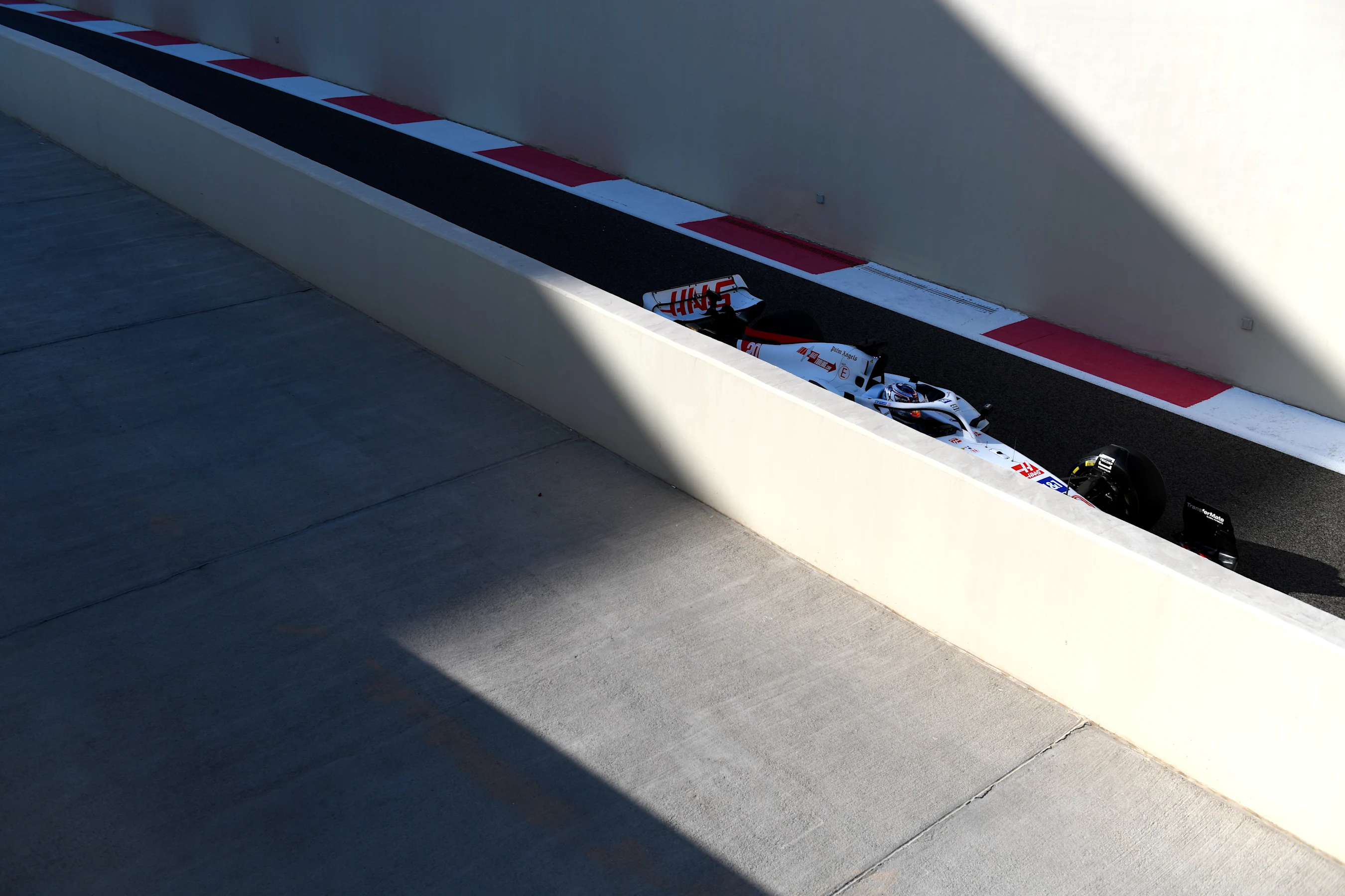 ABU DHABI, UNITED ARAB EMIRATES - NOVEMBER 18: Kevin Magnussen of Denmark driving the (20) Haas F1