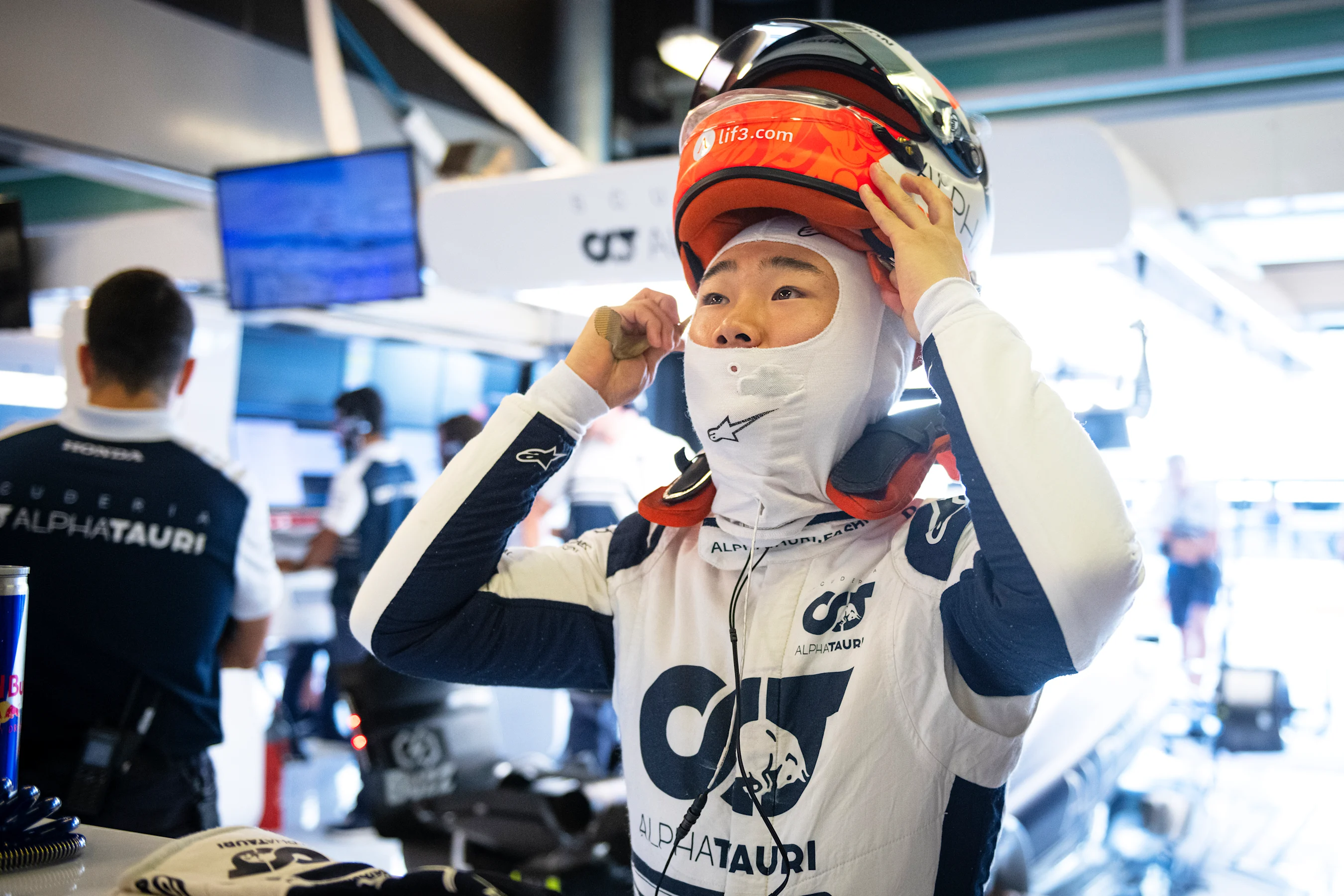 ABU DHABI, UNITED ARAB EMIRATES - NOVEMBER 18: Yuki Tsunoda of Japan and Scuderia AlphaTauri
