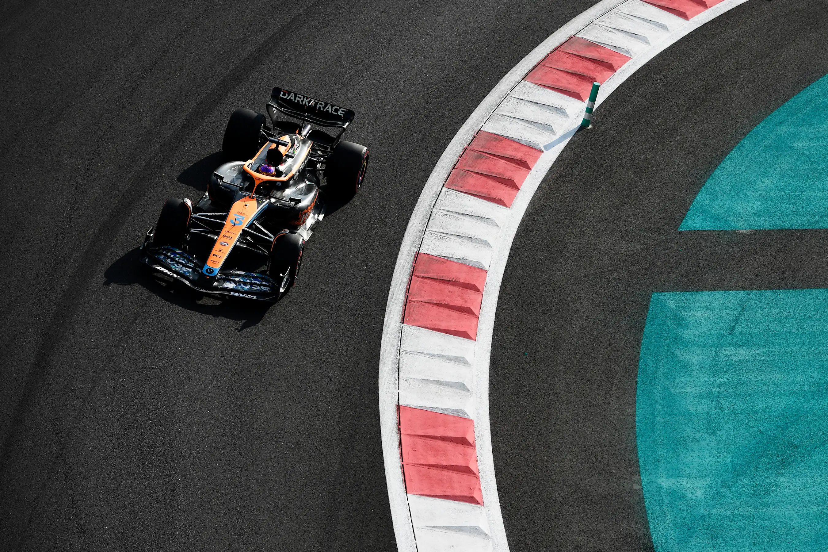 ABU DHABI, UNITED ARAB EMIRATES - NOVEMBER 19: Daniel Ricciardo of Australia driving the (3)