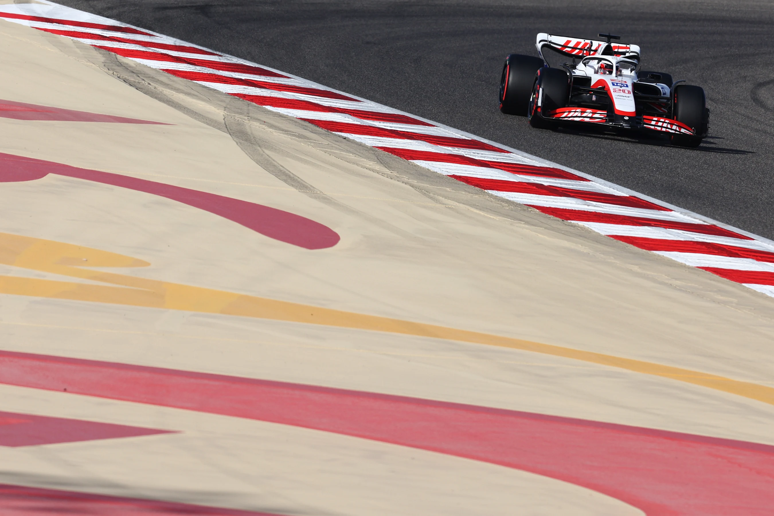BAHRAIN, BAHRAIN - MARCH 19: Kevin Magnussen of Denmark driving the (20) Haas F1 VF-22 Ferrari on