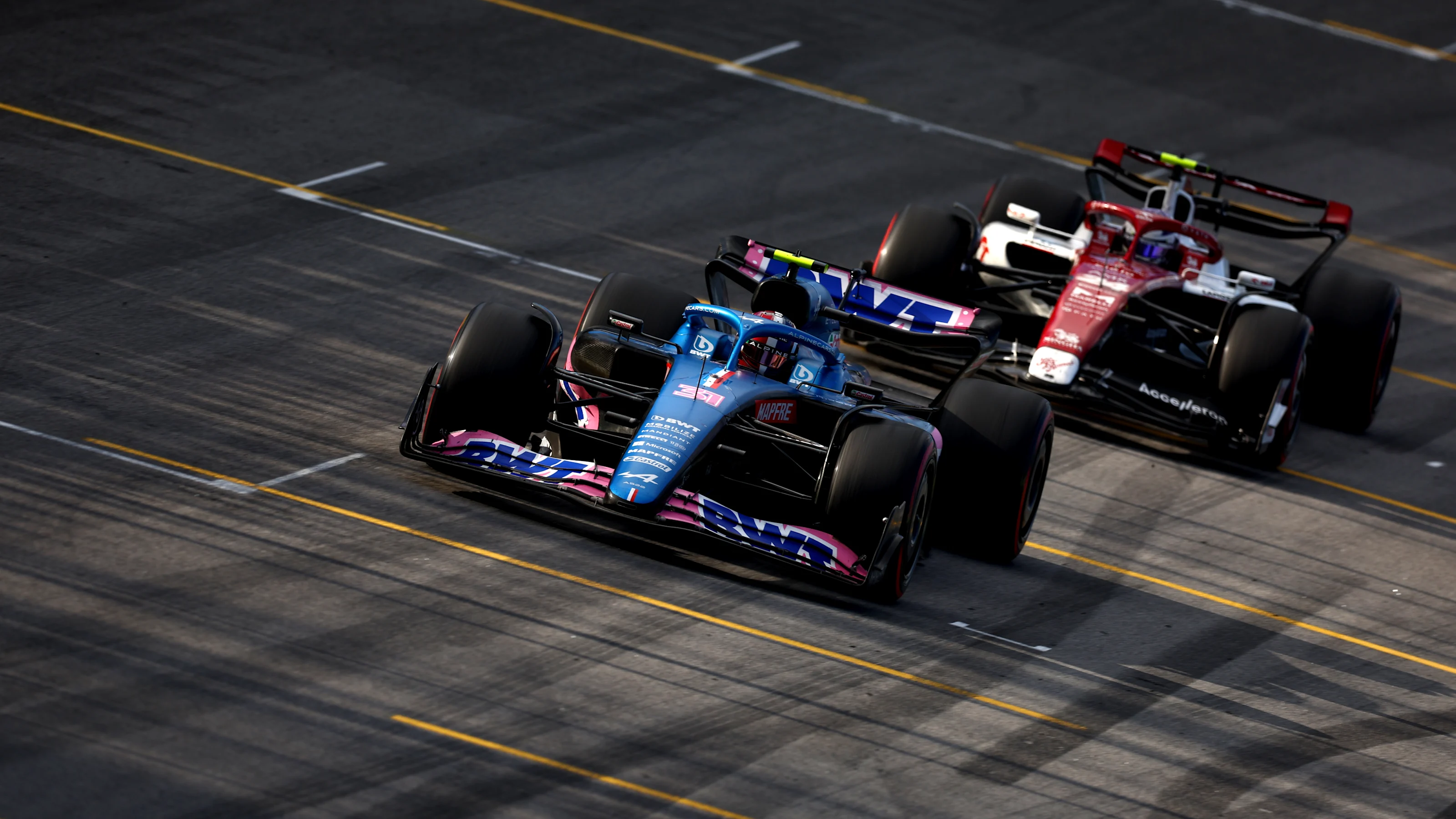 SAO PAULO, BRAZIL - NOVEMBER 12: Esteban Ocon of France driving the (31) Alpine F1 A522 Renault
