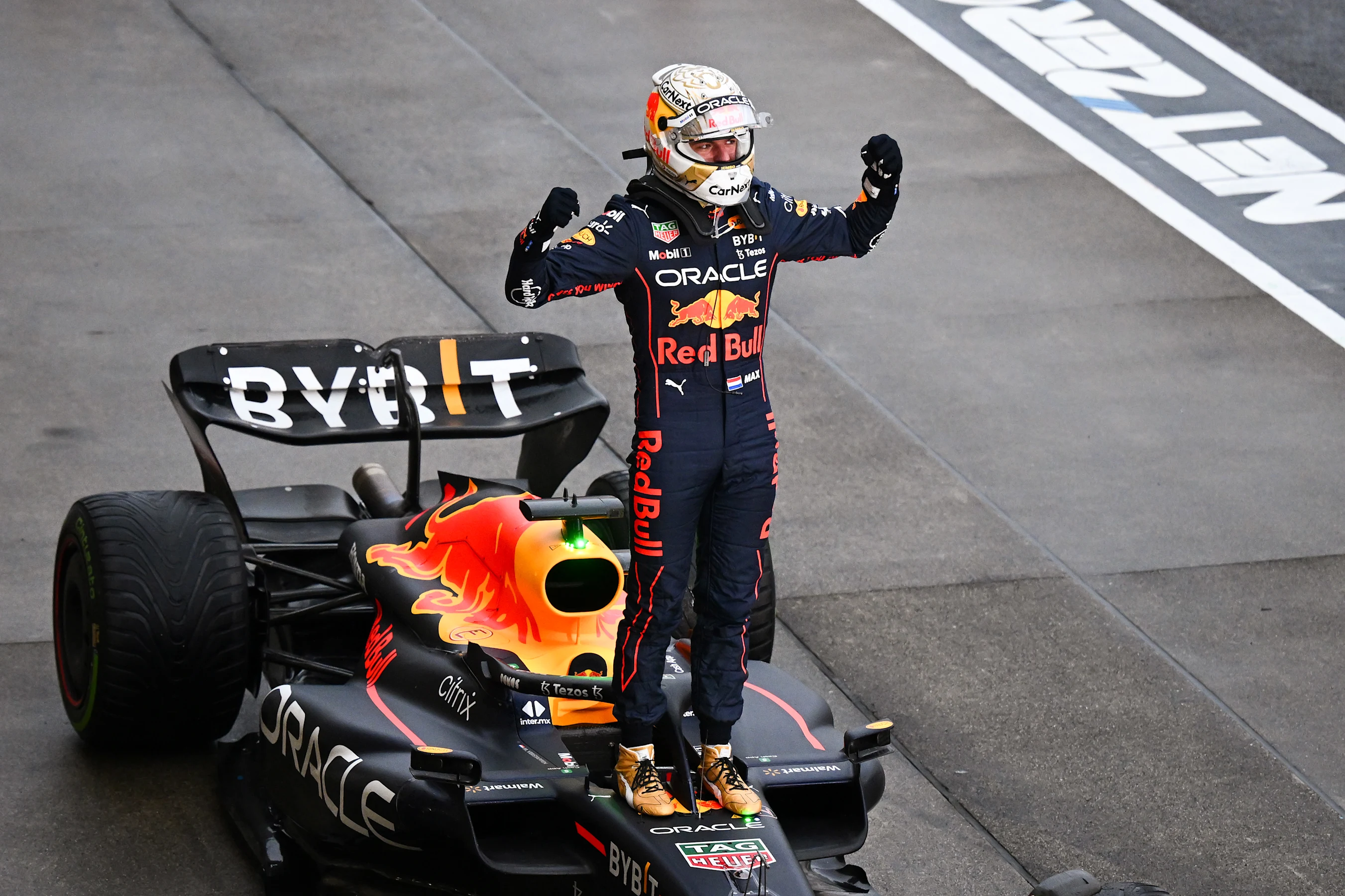 SUZUKA, JAPAN - OCTOBER 09: Race winner and 2022 F1 World Drivers Champion Max Verstappen of