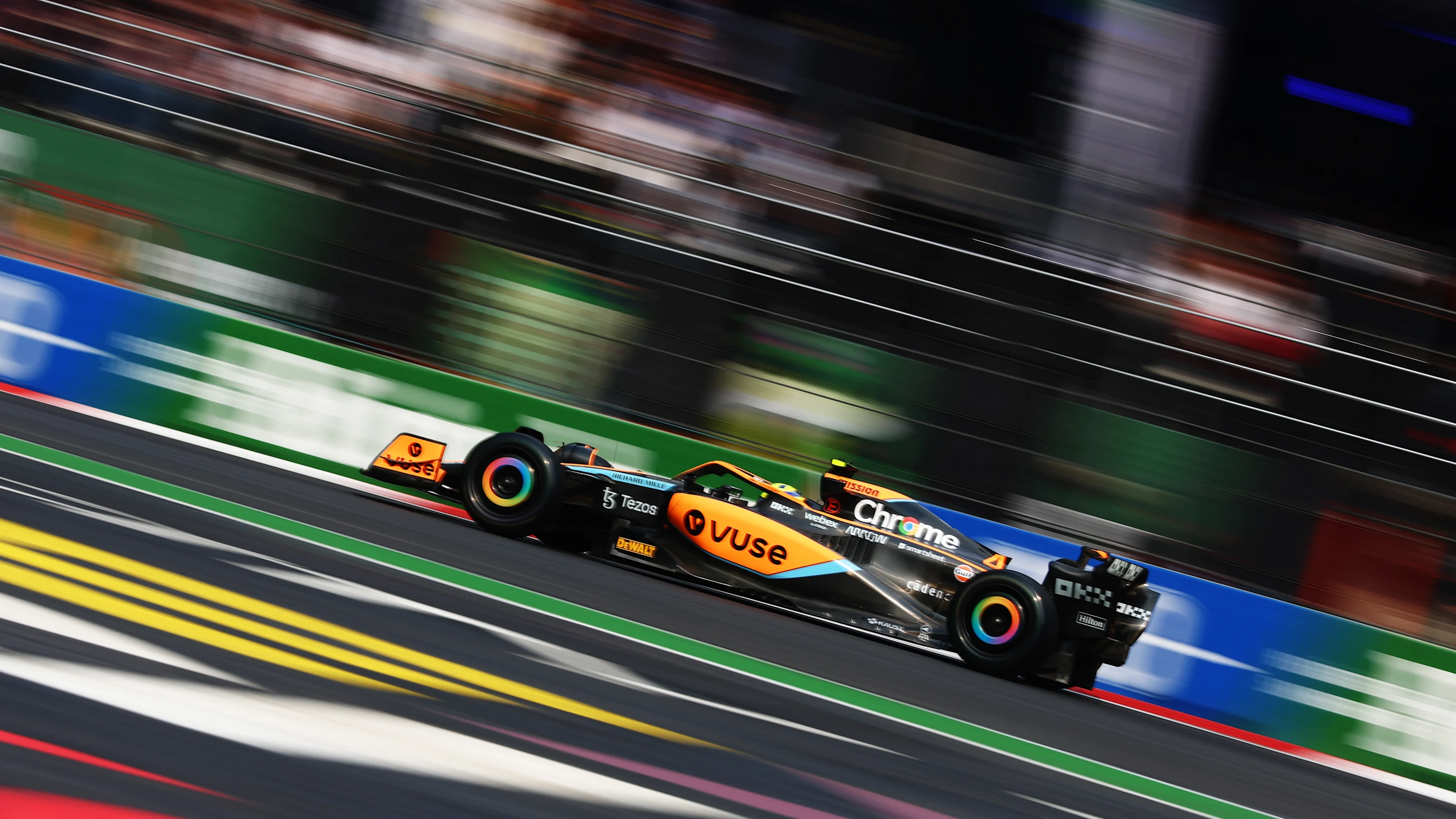 MEXICO CITY, MEXICO - OCTOBER 28: Lando Norris of Great Britain driving the (4) McLaren MCL36