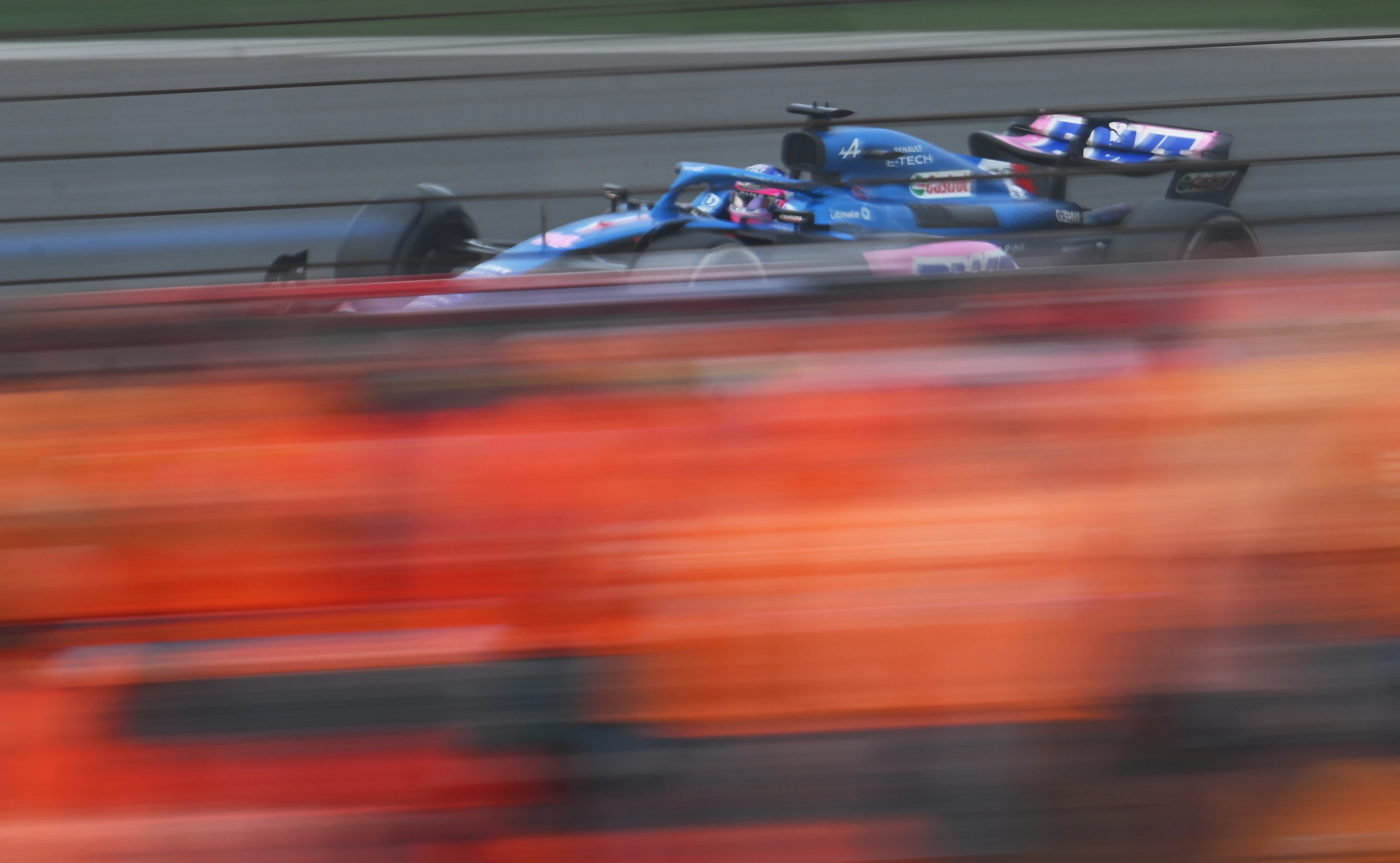 ZANDVOORT, NETHERLANDS - SEPTEMBER 04: Fernando Alonso of Spain driving the (14) Alpine F1 A522