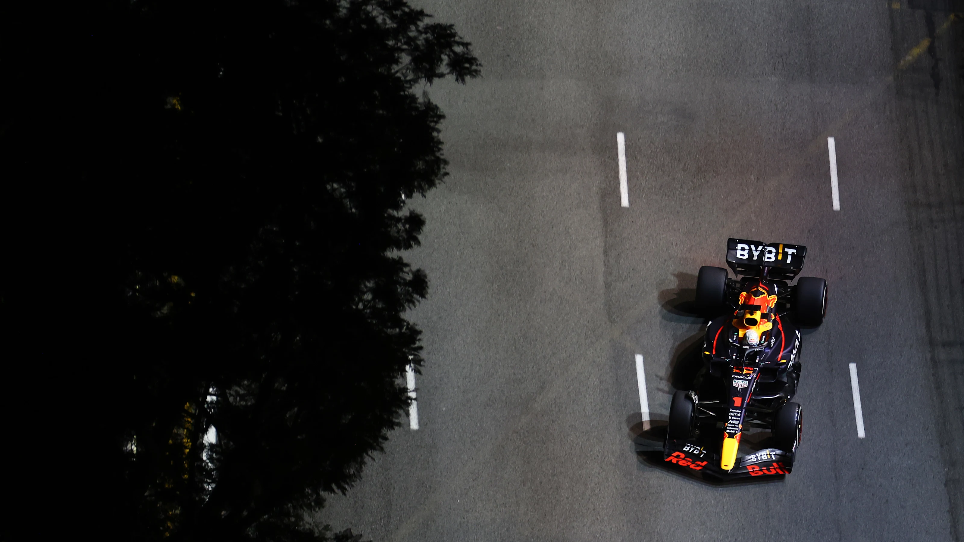 SINGAPORE, SINGAPORE - SEPTEMBER 30: Max Verstappen of the Netherlands driving the (1) Oracle Red