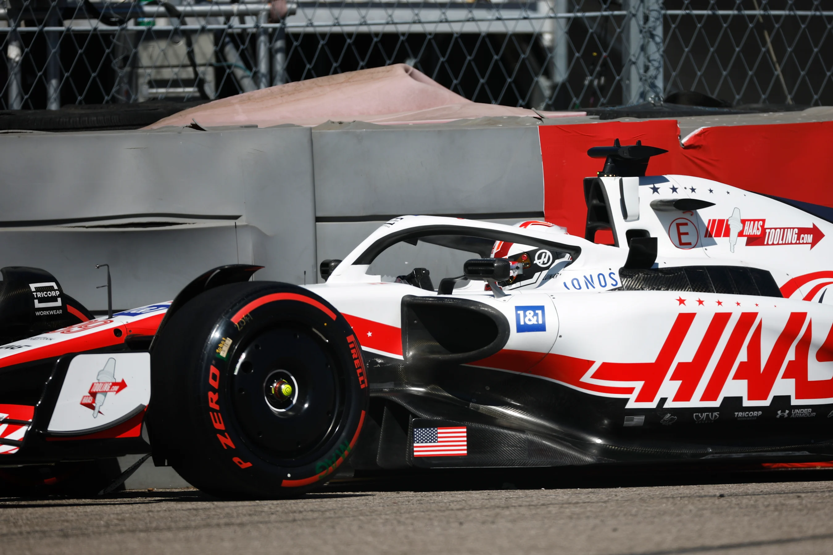 AUSTIN, TEXAS - OCTOBER 21: Antonio Giovinazzi of Italy driving the (99) Haas F1 VF-22 Ferrari