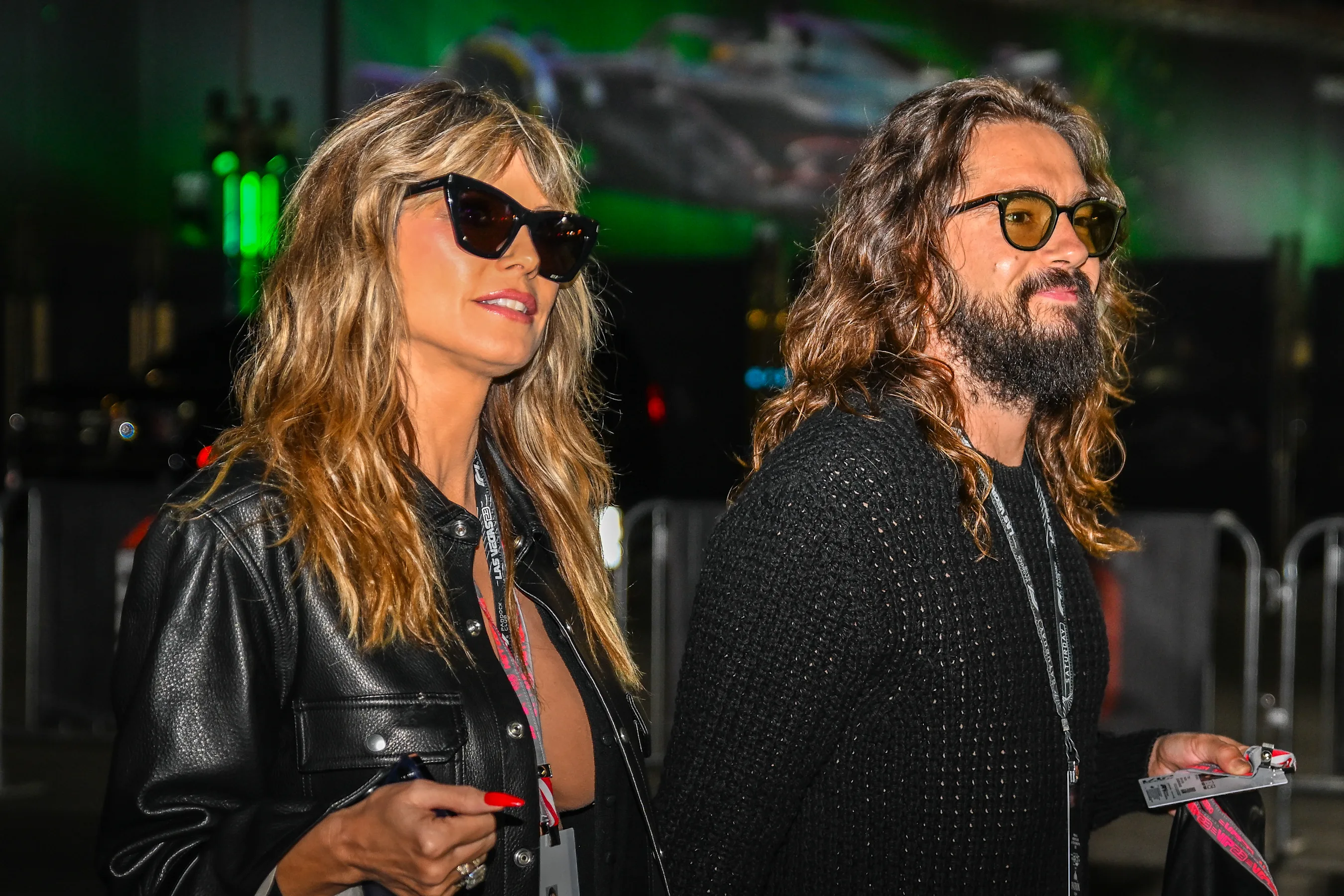 LAS VEGAS, NEVADA - NOVEMBER 18: Model Heidi Klum with boyfriend Tom Kaulitz entering the paddock