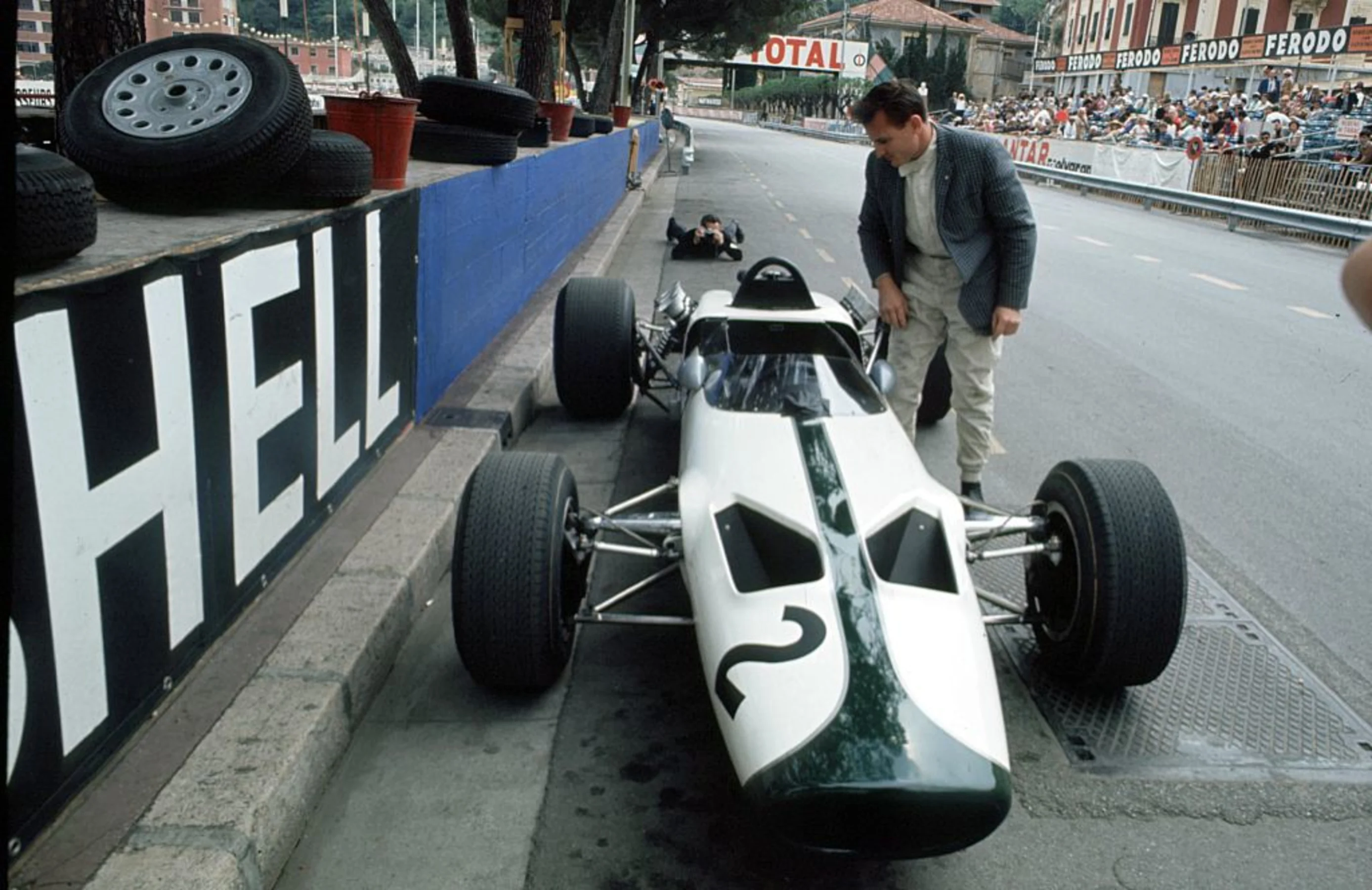 1966 Monaco Grand Prix. Monte Carlo, Monaco. 19-22 May 1966. Bruce McLaren (McLaren M2B Ford)