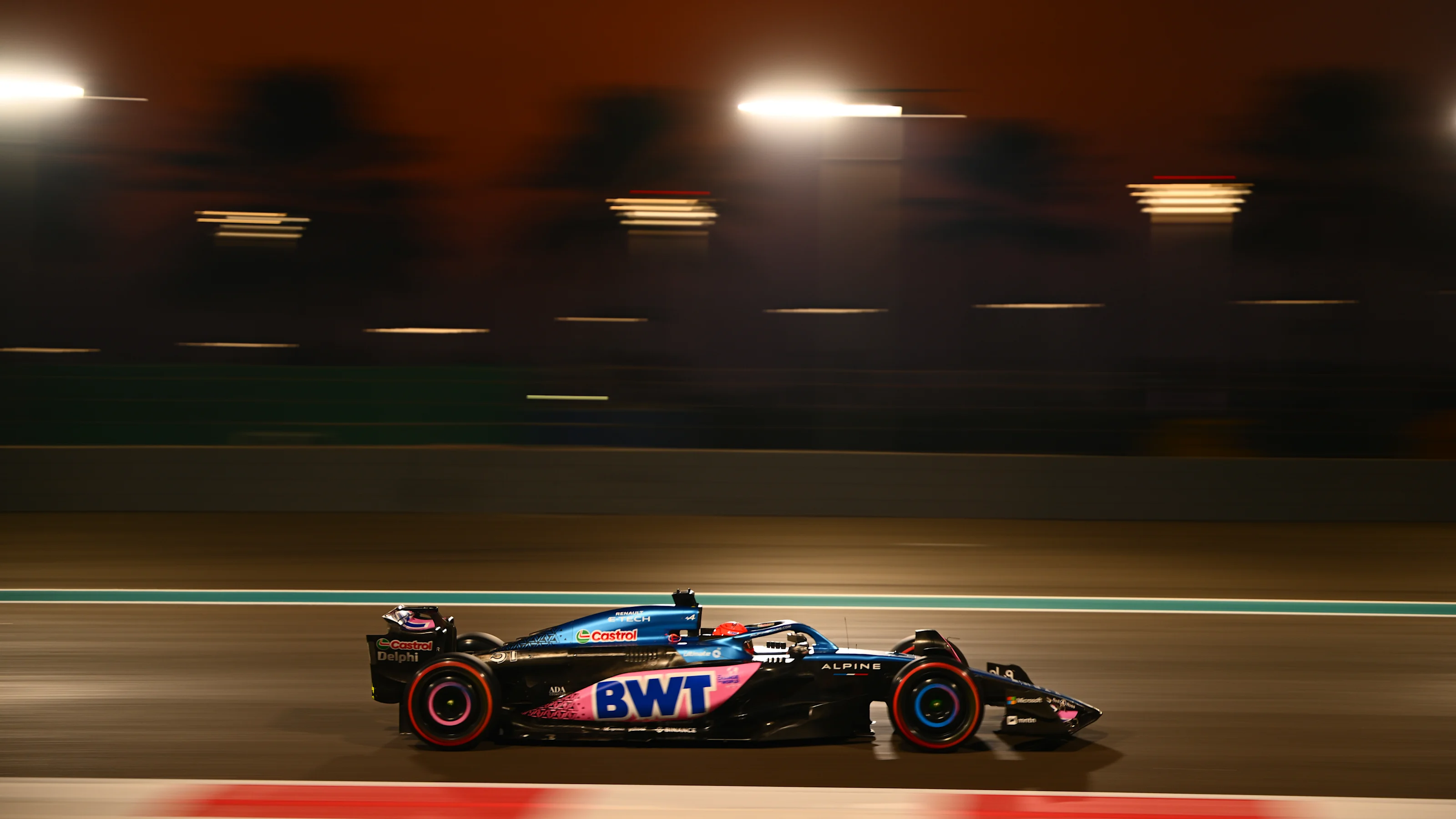 ABU DHABI, UNITED ARAB EMIRATES - NOVEMBER 24: Esteban Ocon of France driving the (31) Alpine F1