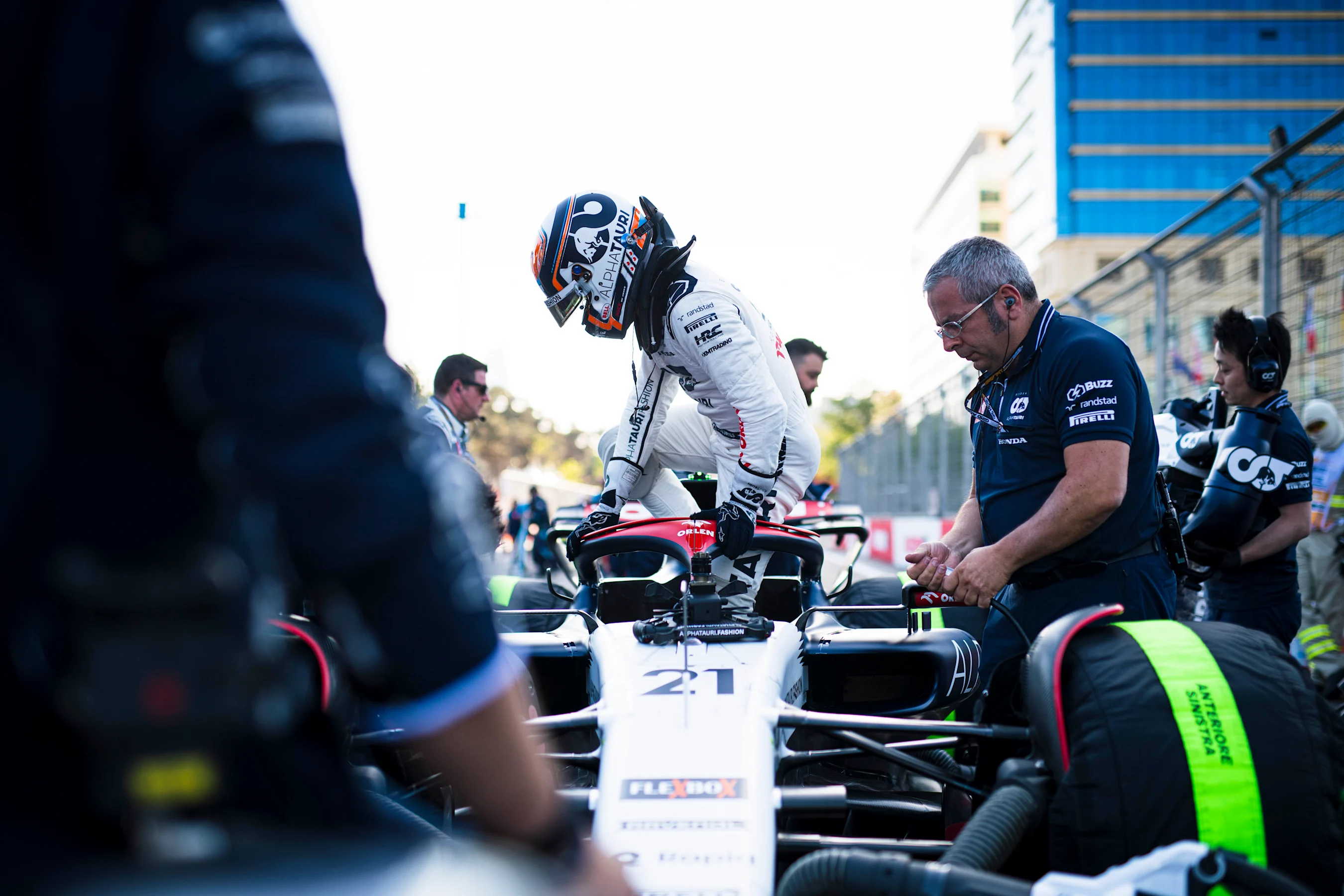 BAKU, AZERBAIJAN - APRIL 29: Nyck de Vries of Netherlands and Scuderia AlphaTauri prepares to drive