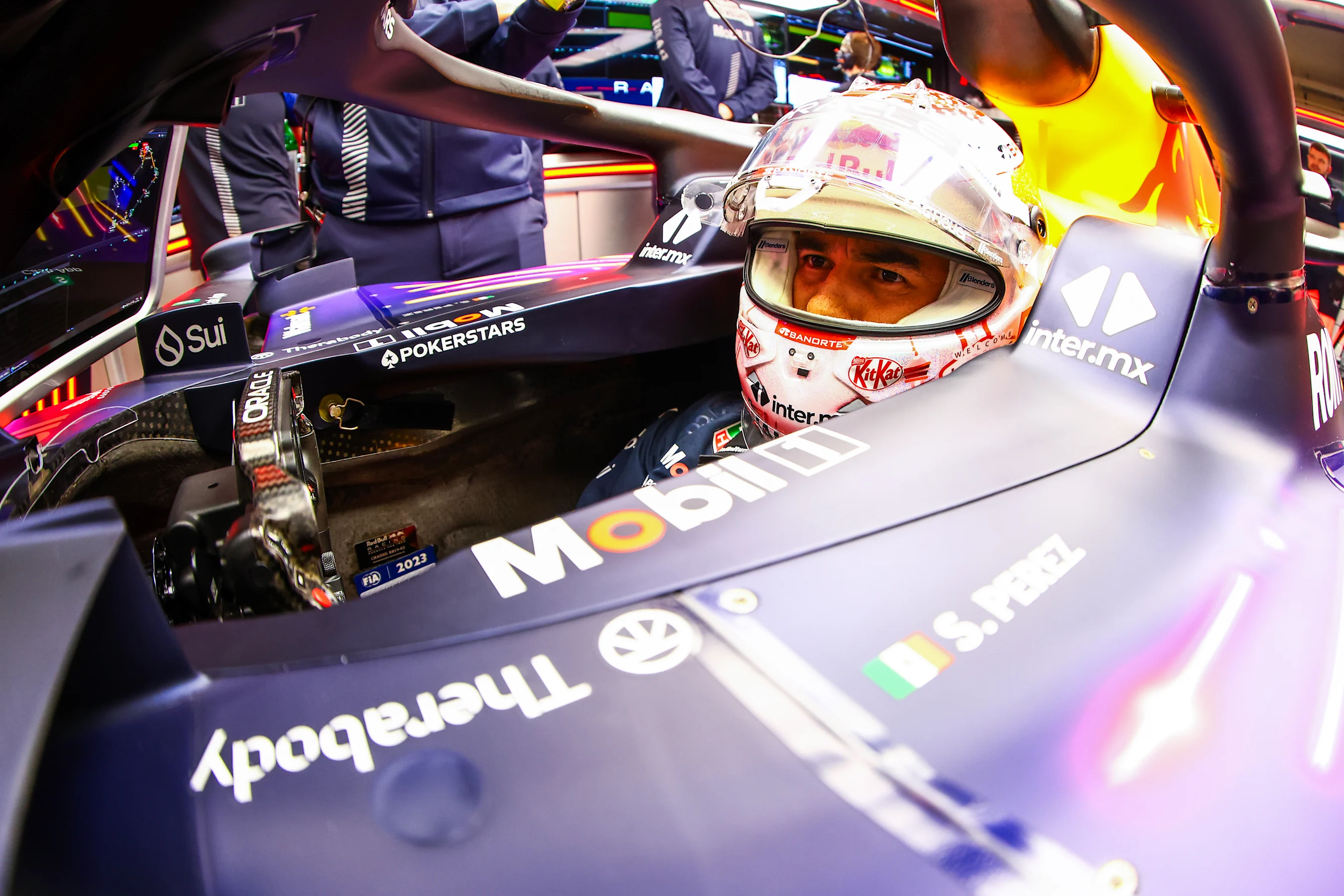 LAS VEGAS, NEVADA - NOVEMBER 17: Sergio Perez of Mexico and Oracle Red Bull Racing prepares to
