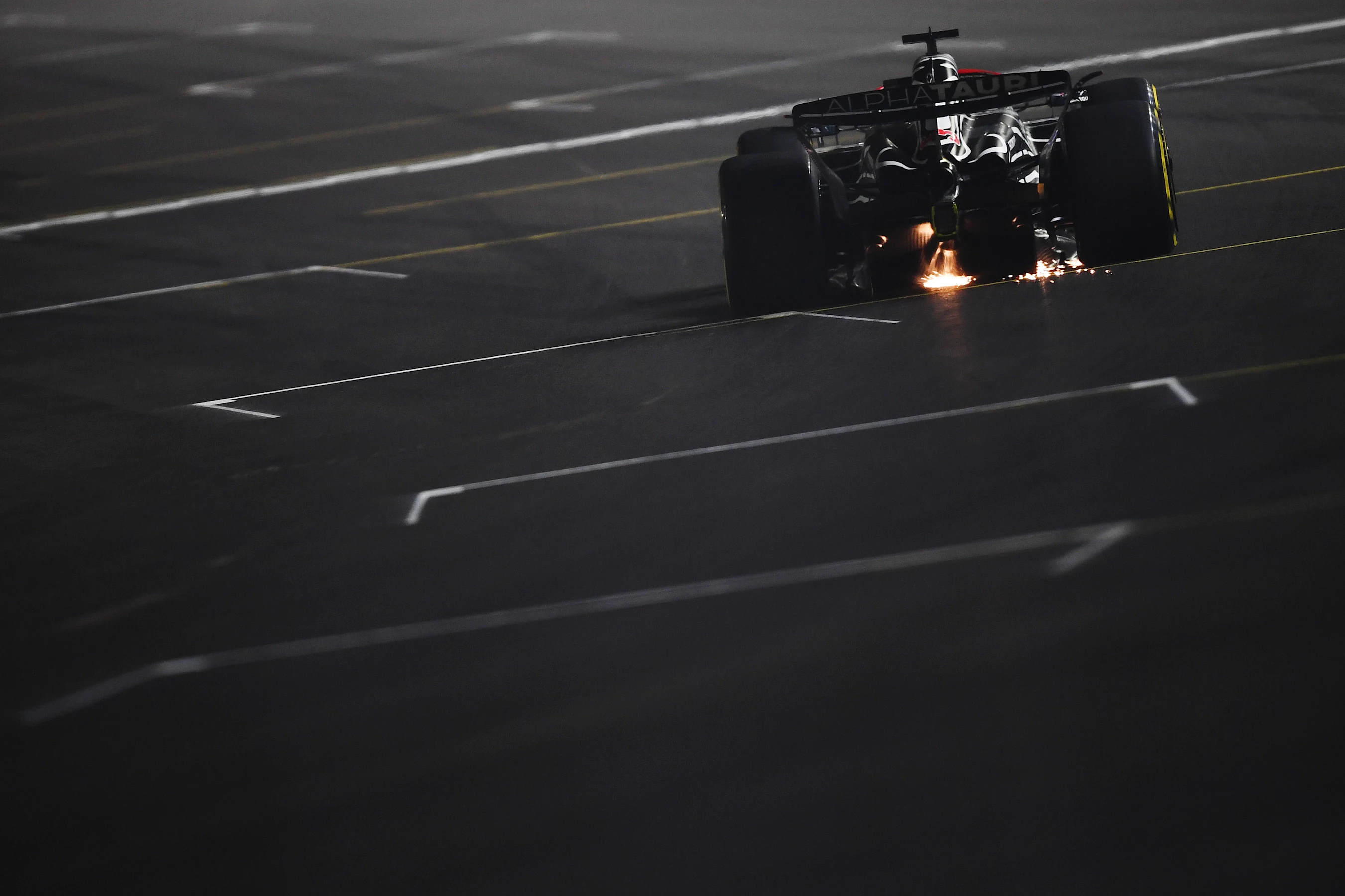 LAS VEGAS, NEVADA - NOVEMBER 18: Daniel Ricciardo of Australia driving the (3) Scuderia AlphaTauri
