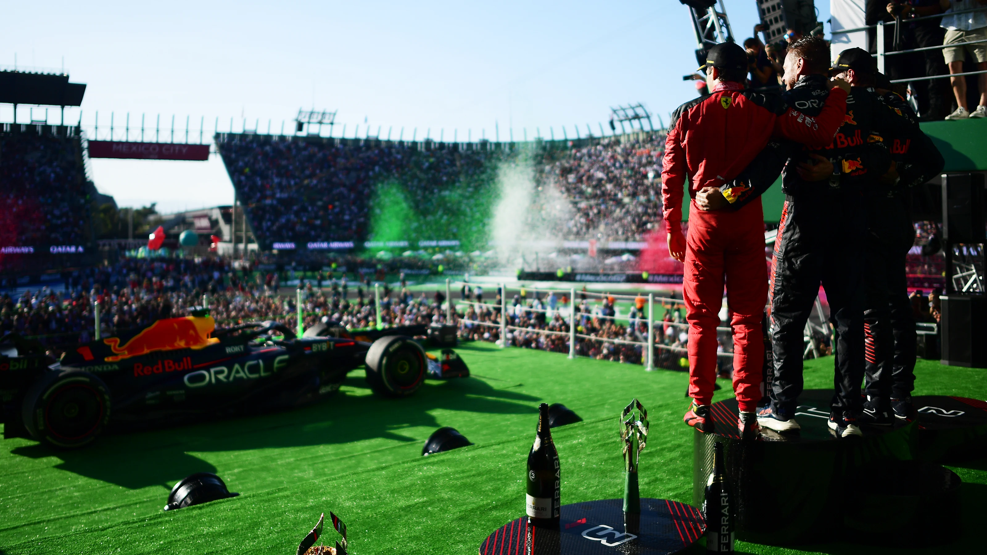 MEXICO CITY, MEXICO - OCTOBER 29: Race winner Max Verstappen of the Netherlands and Oracle Red Bull