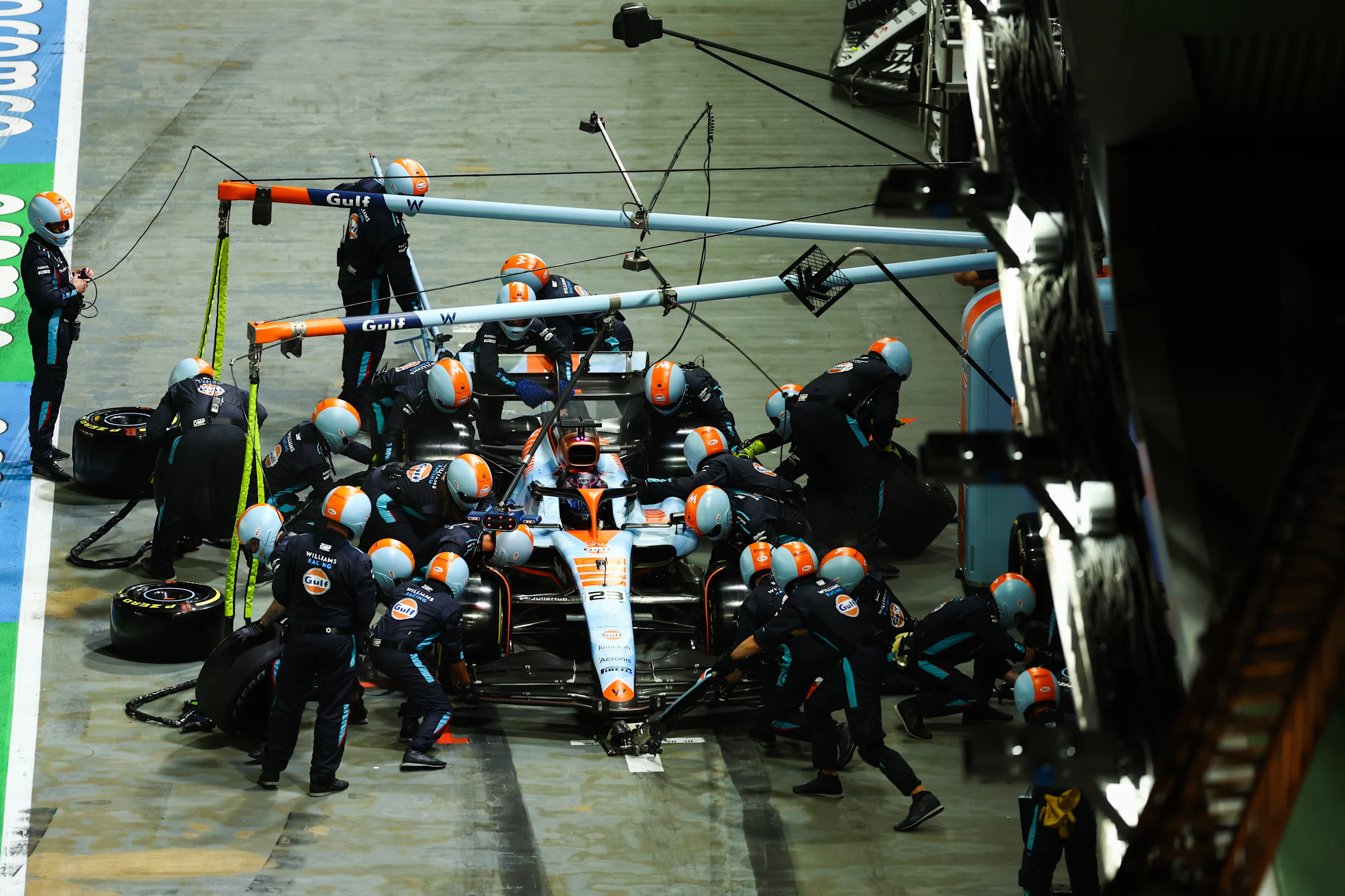 SINGAPORE, SINGAPORE - SEPTEMBER 17: Alexander Albon of Thailand driving the (23) Williams FW45