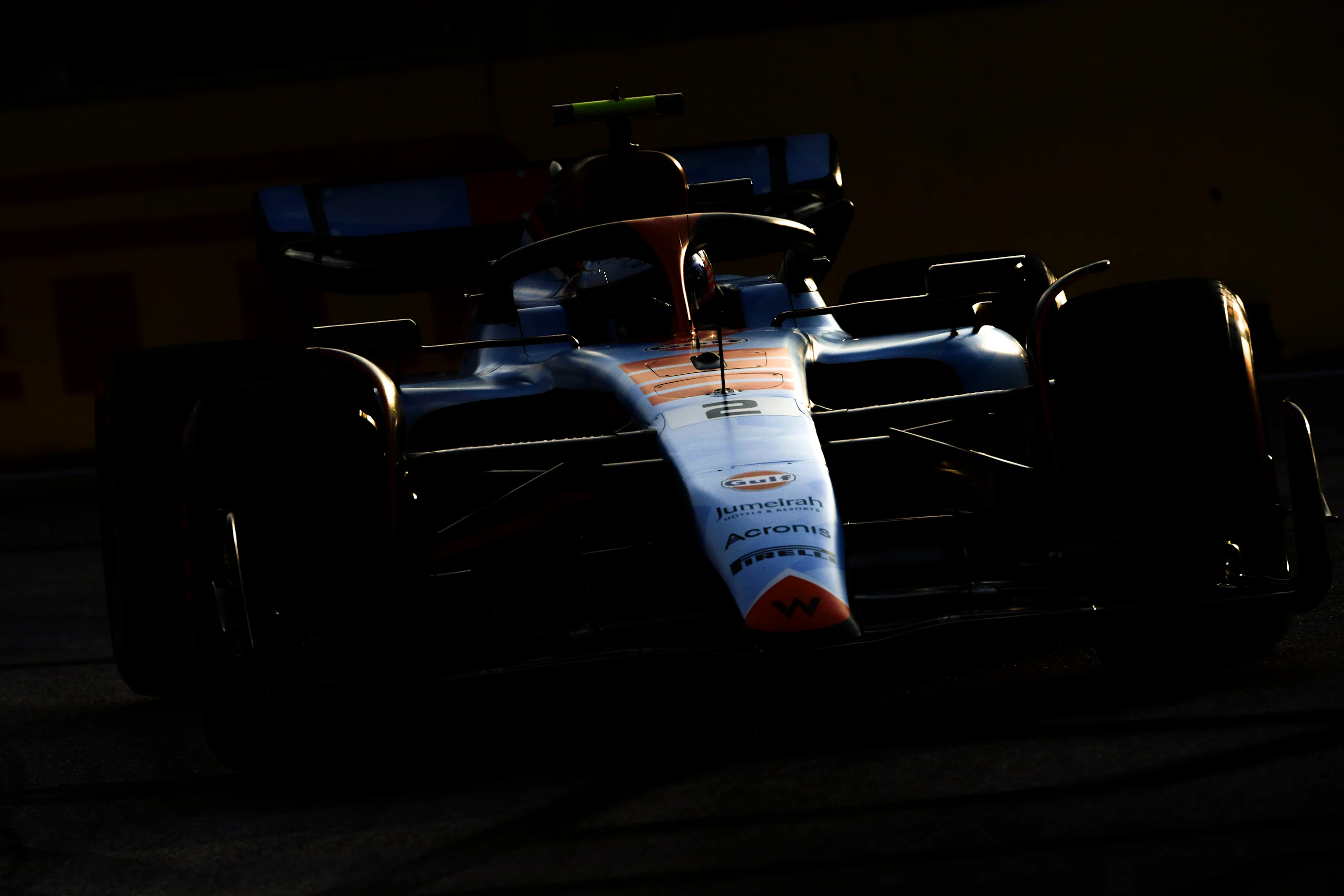 SINGAPORE, SINGAPORE - SEPTEMBER 16: Logan Sargeant of United States driving the (2) Williams FW45