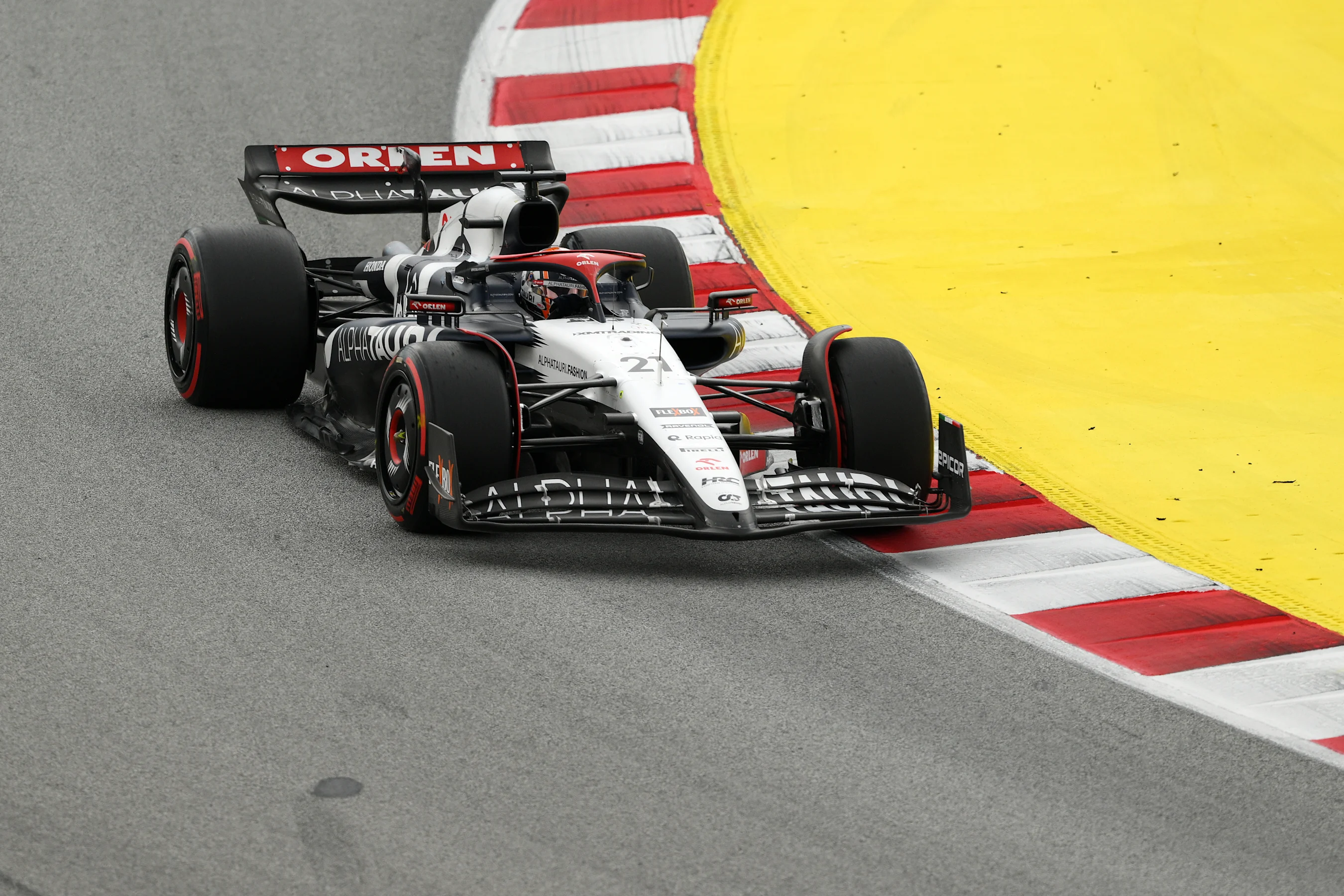 BARCELONA, SPAIN - JUNE 04: Nyck de Vries of Netherlands driving the (21) Scuderia AlphaTauri AT04