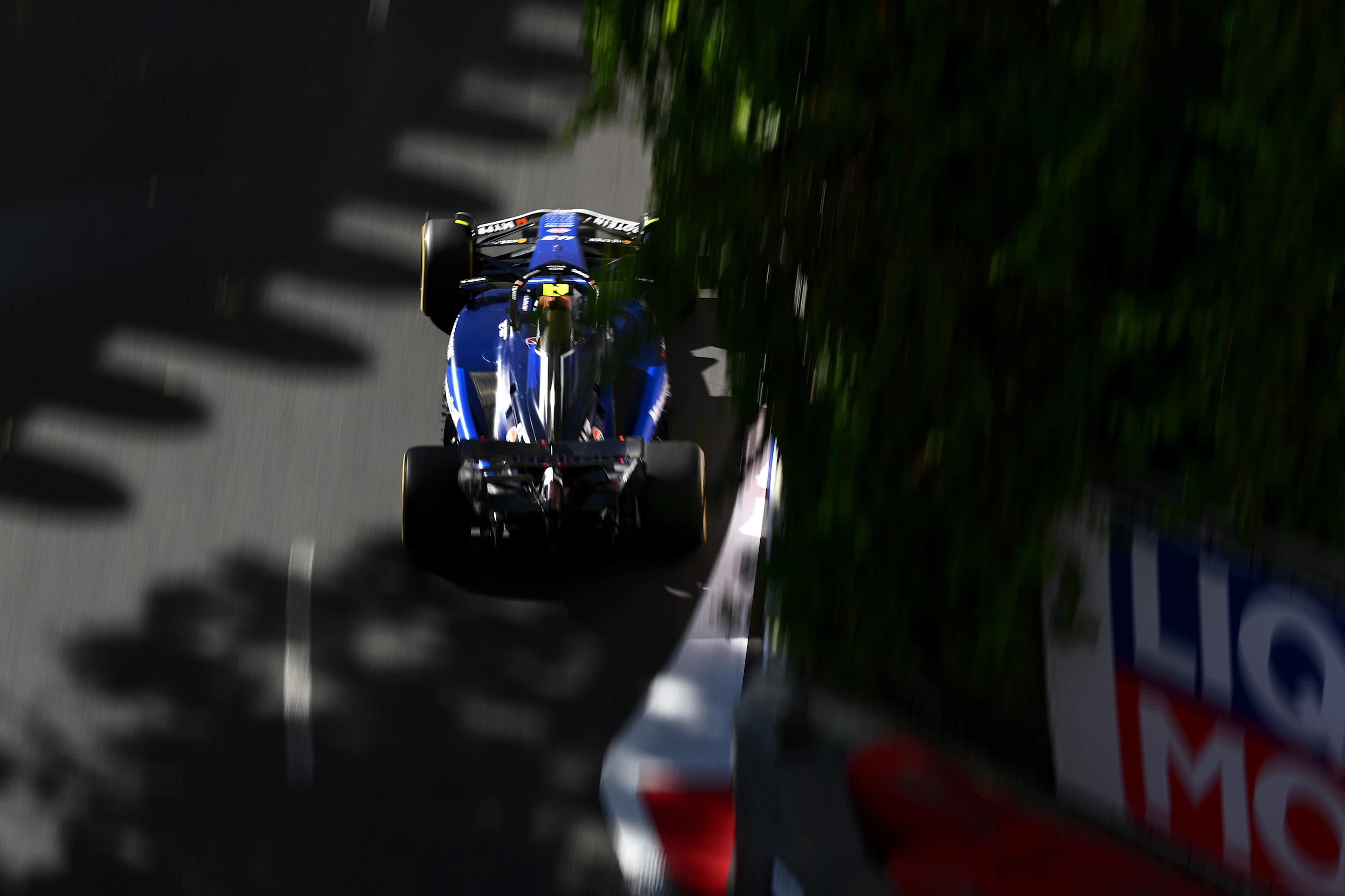 BAKU, AZERBAIJAN - SEPTEMBER 15: Franco Colapinto of Argentina driving the (43) Williams FW46