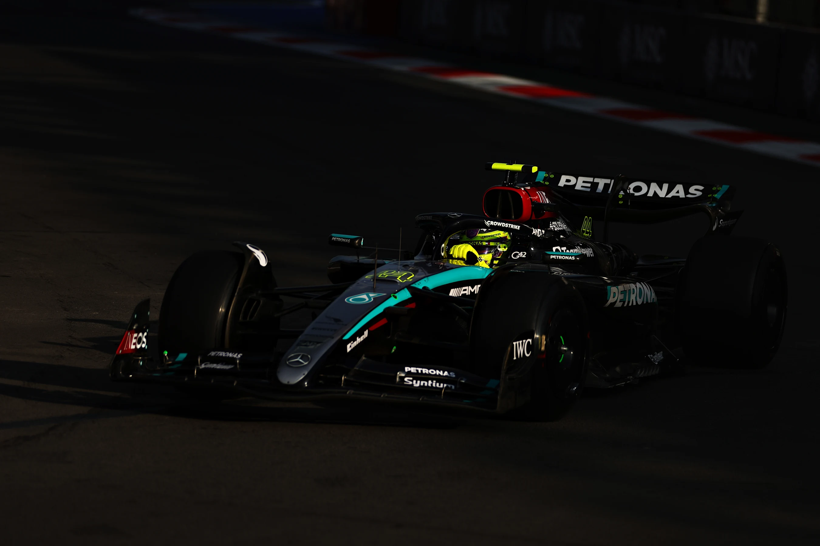 MEXICO CITY, MEXICO - OCTOBER 25: Lewis Hamilton of Great Britain driving the (44) Mercedes AMG