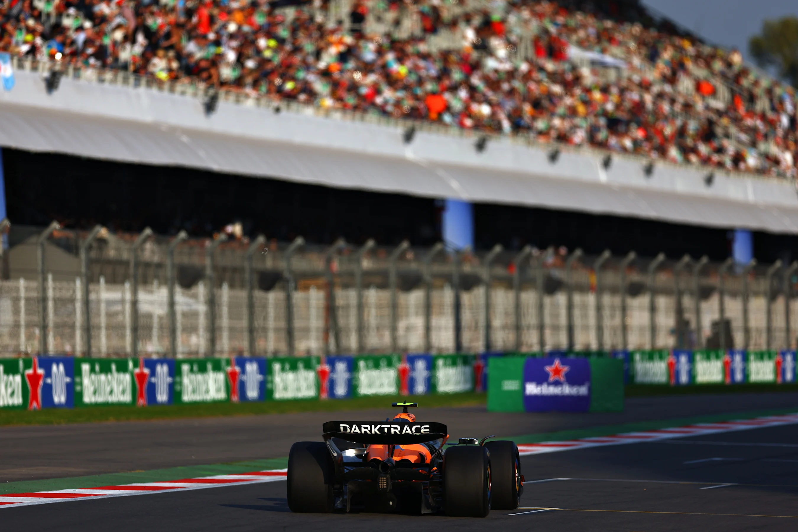 MEXICO CITY, MEXICO - OCTOBER 25: Lando Norris of Great Britain driving the (4) McLaren MCL38