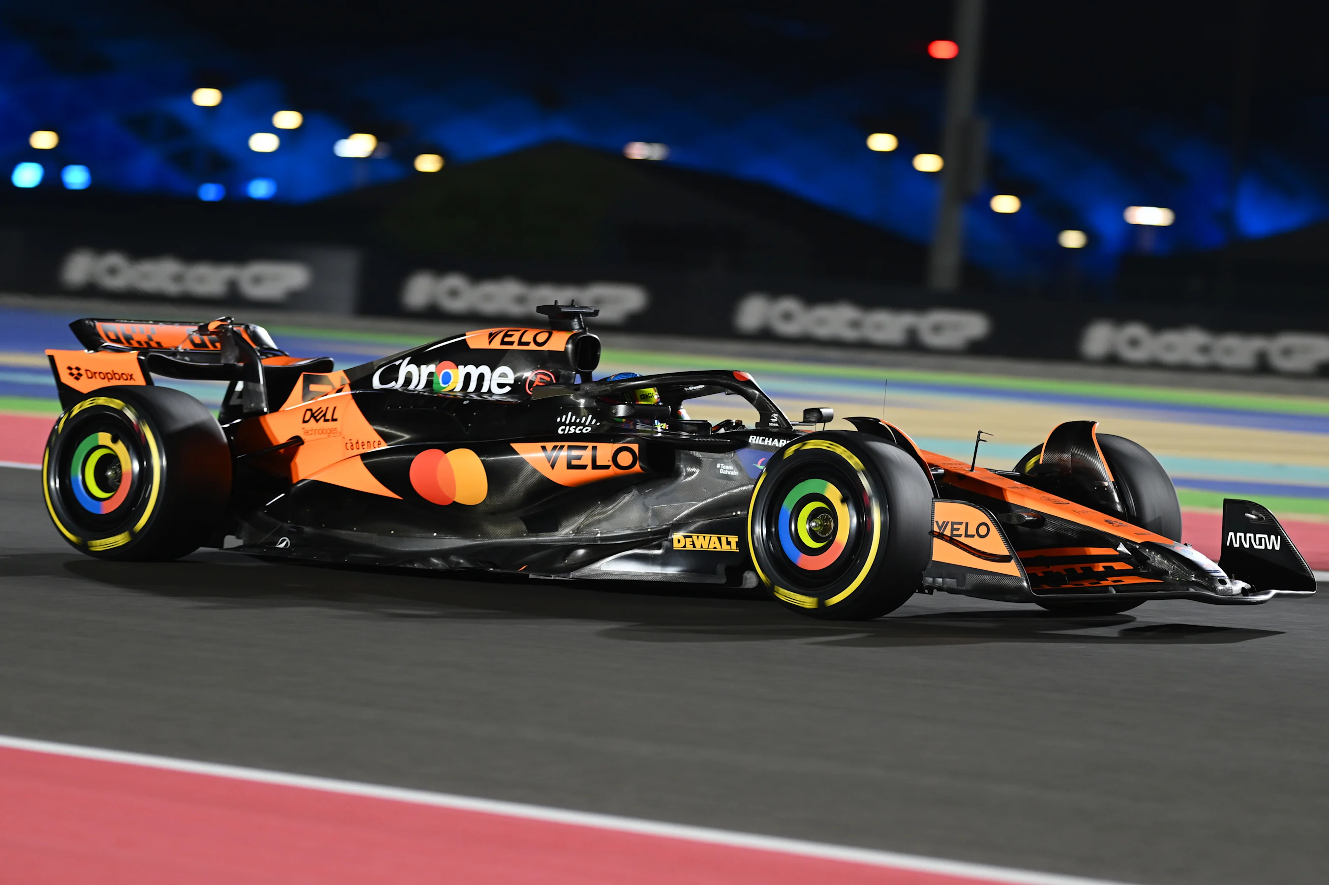 LUSAIL CITY, QATAR - NOVEMBER 29: Oscar Piastri of Australia driving the (81) McLaren MCL38