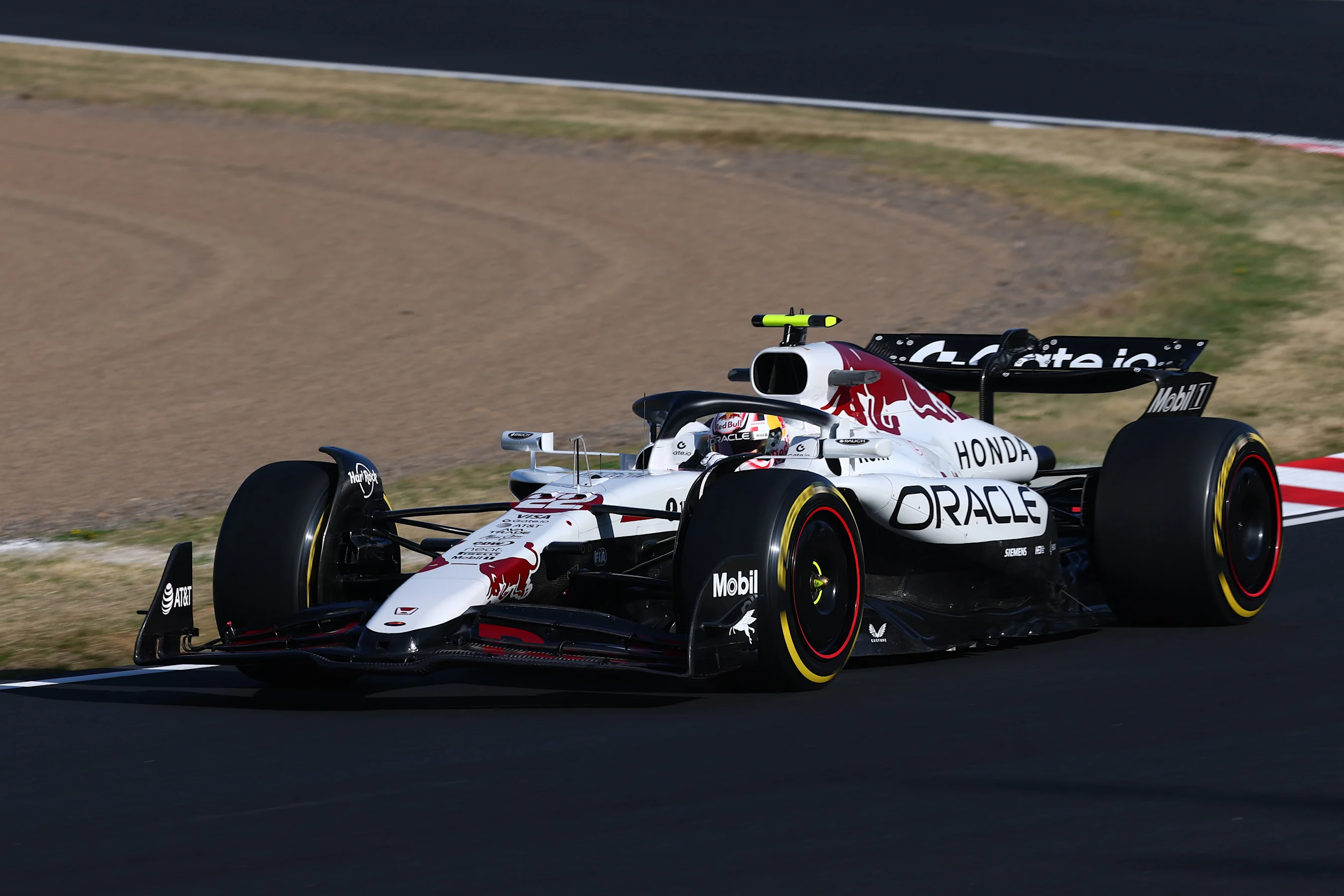 SUZUKA, JAPAN - APRIL 04: Yuki Tsunoda of Japan driving the (22) Oracle Red Bull Racing RB21 on