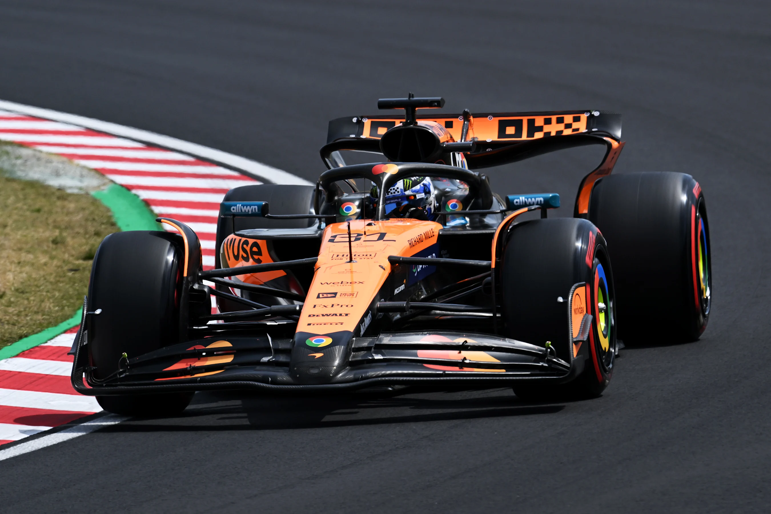 SUZUKA, JAPAN - APRIL 05: Oscar Piastri of Australia driving the (81) McLaren MCL39 Mercedes on