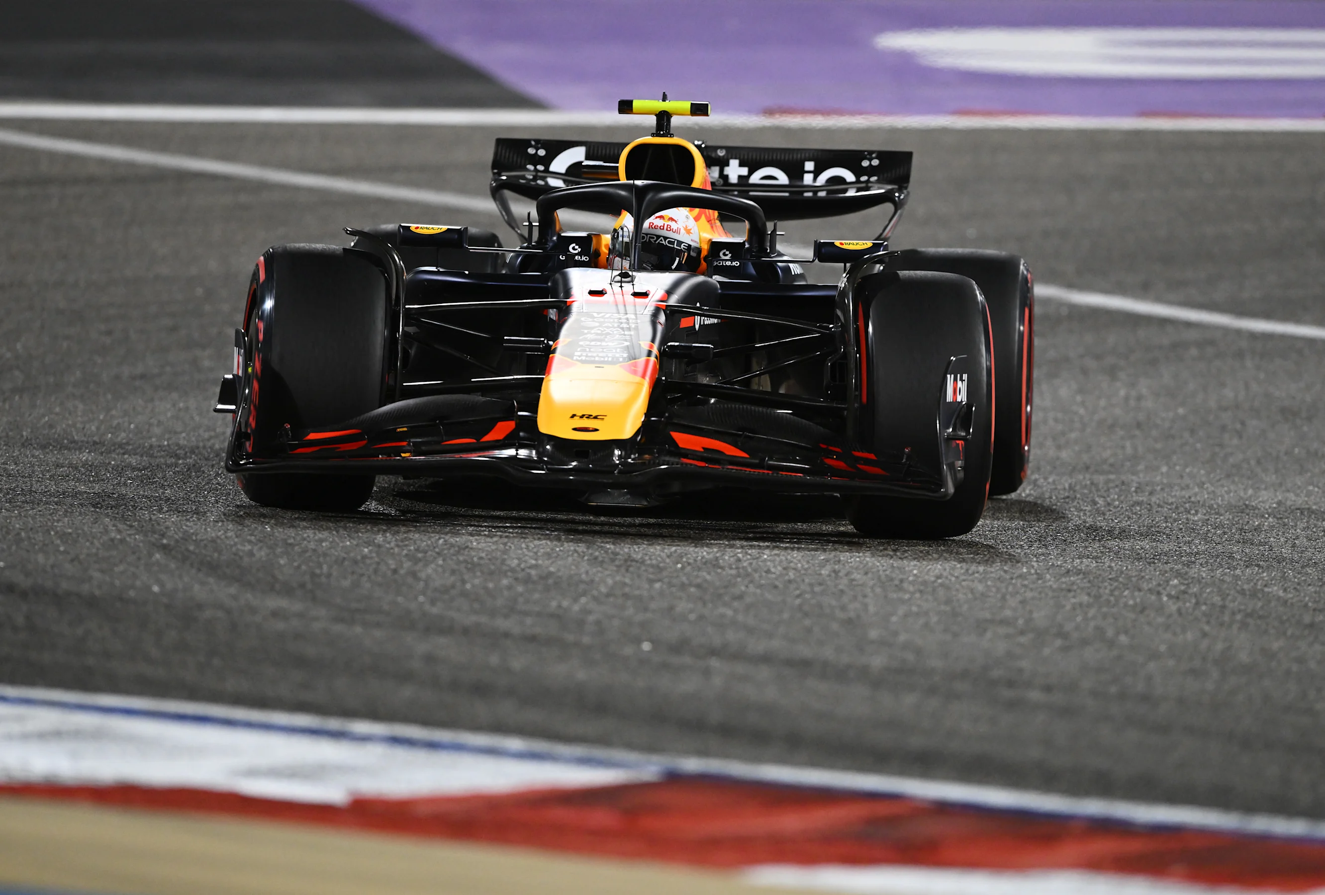 BAHRAIN, BAHRAIN - APRIL 12: Yuki Tsunoda of Japan driving the (22) Oracle Red Bull Racing RB21 on