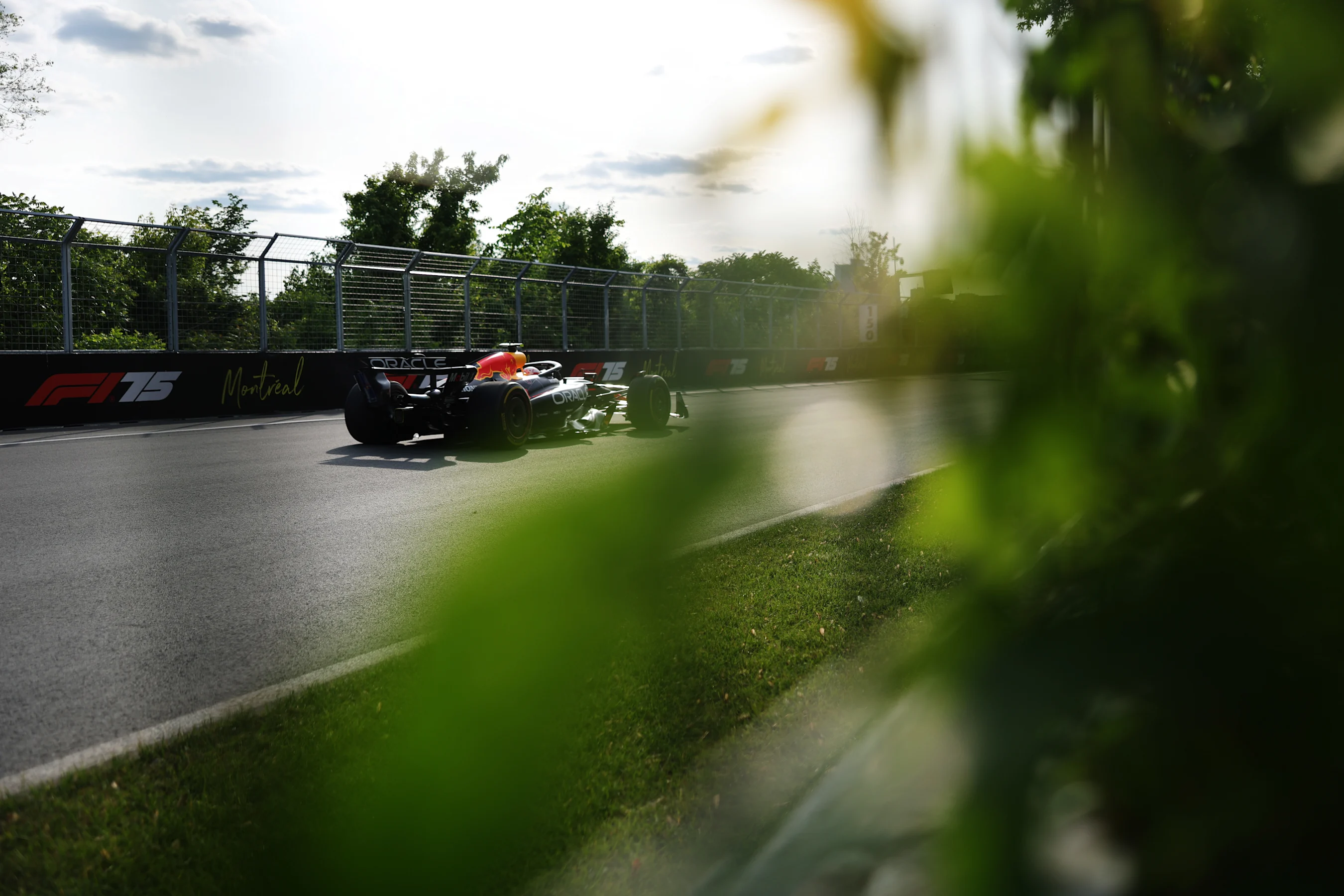 MONTREAL, QUEBEC - JUNE 13: Yuki Tsunoda of Japan driving the (22) Oracle Red Bull Racing RB21 on