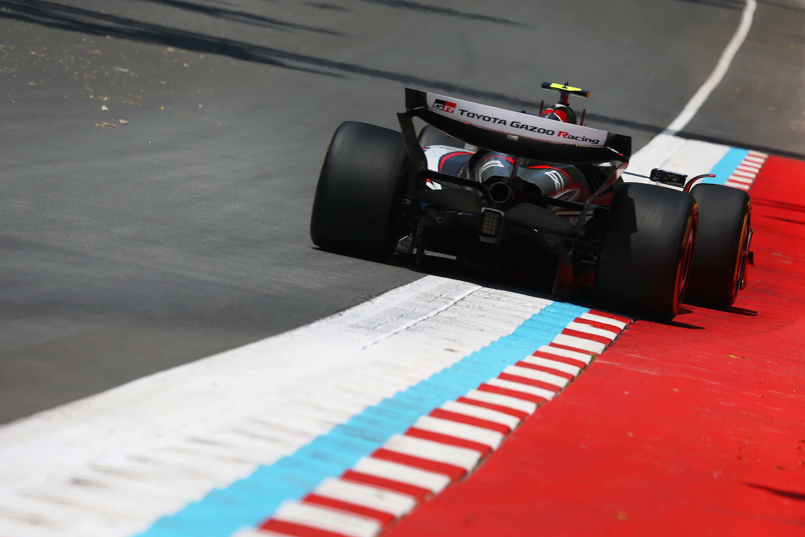 MONTREAL, QUEBEC - JUNE 14: Oliver Bearman of Great Britain driving the (87) Haas F1 VF-25 Ferrari