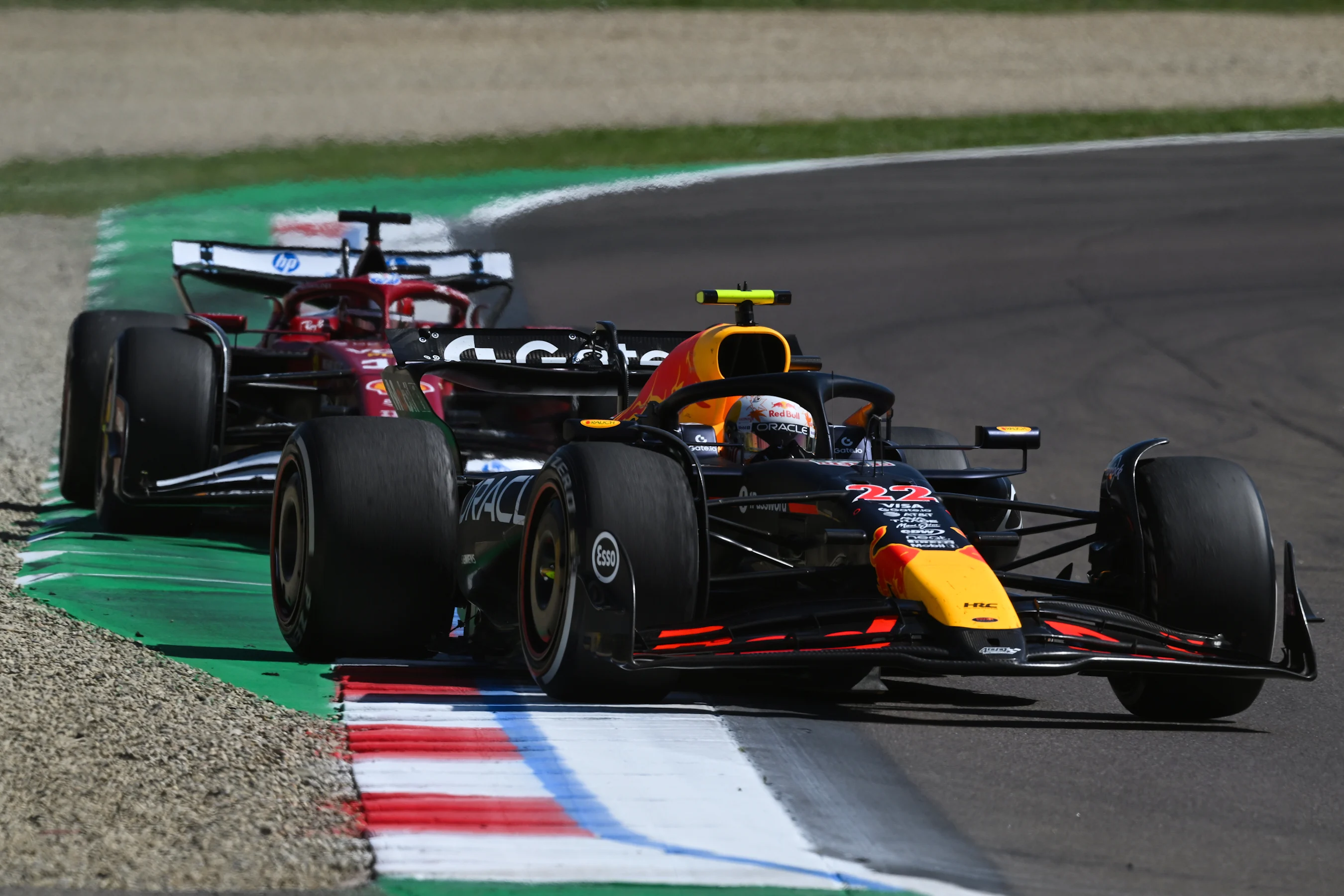 IMOLA, ITALY - MAY 18: Yuki Tsunoda of Japan driving the (22) Oracle Red Bull Racing RB21 leads